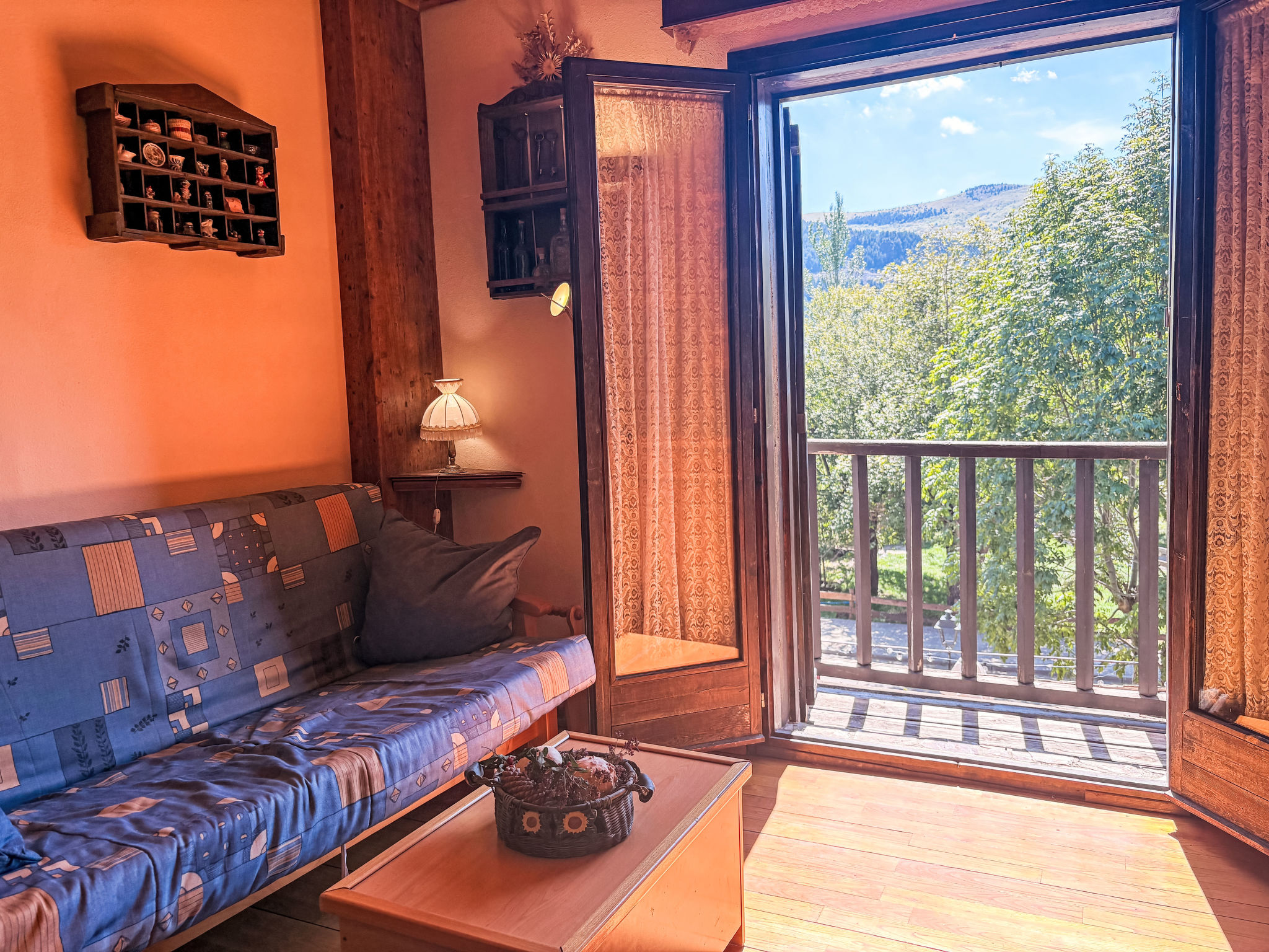 Wohnung mit Südlage Falcó 17 Vall de Boí — Living Room (4 of 20)