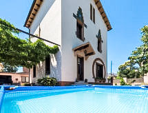 Santa Maria Palautordera - Дом Modernist House