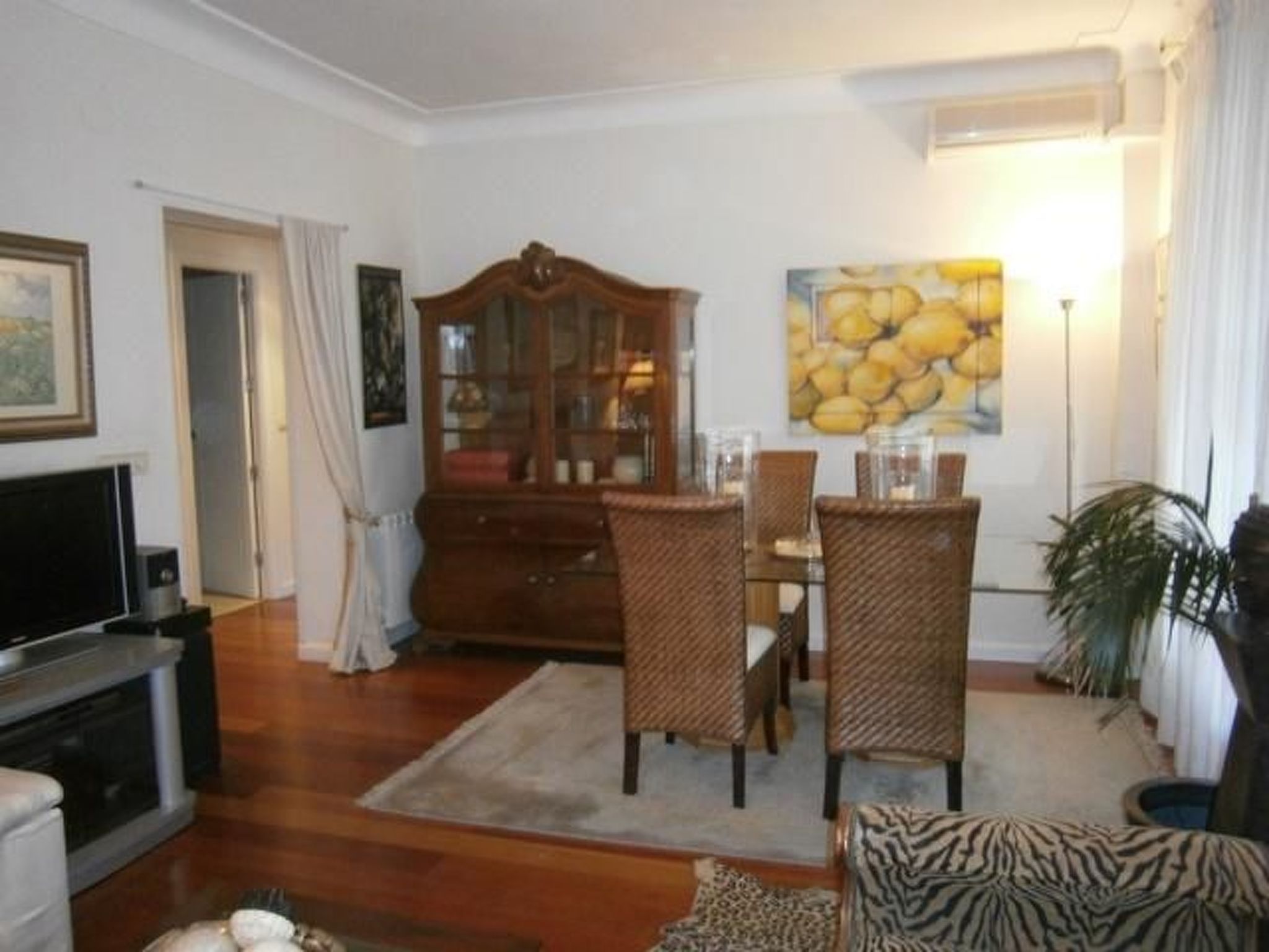 "Casa" mit Balkon-Dedans