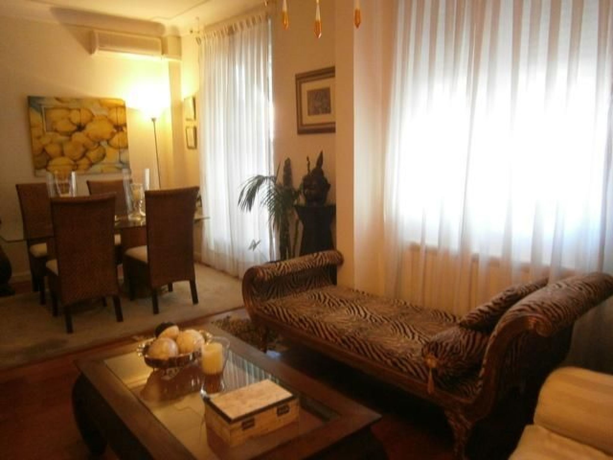 "Casa" mit Balkon-Dedans