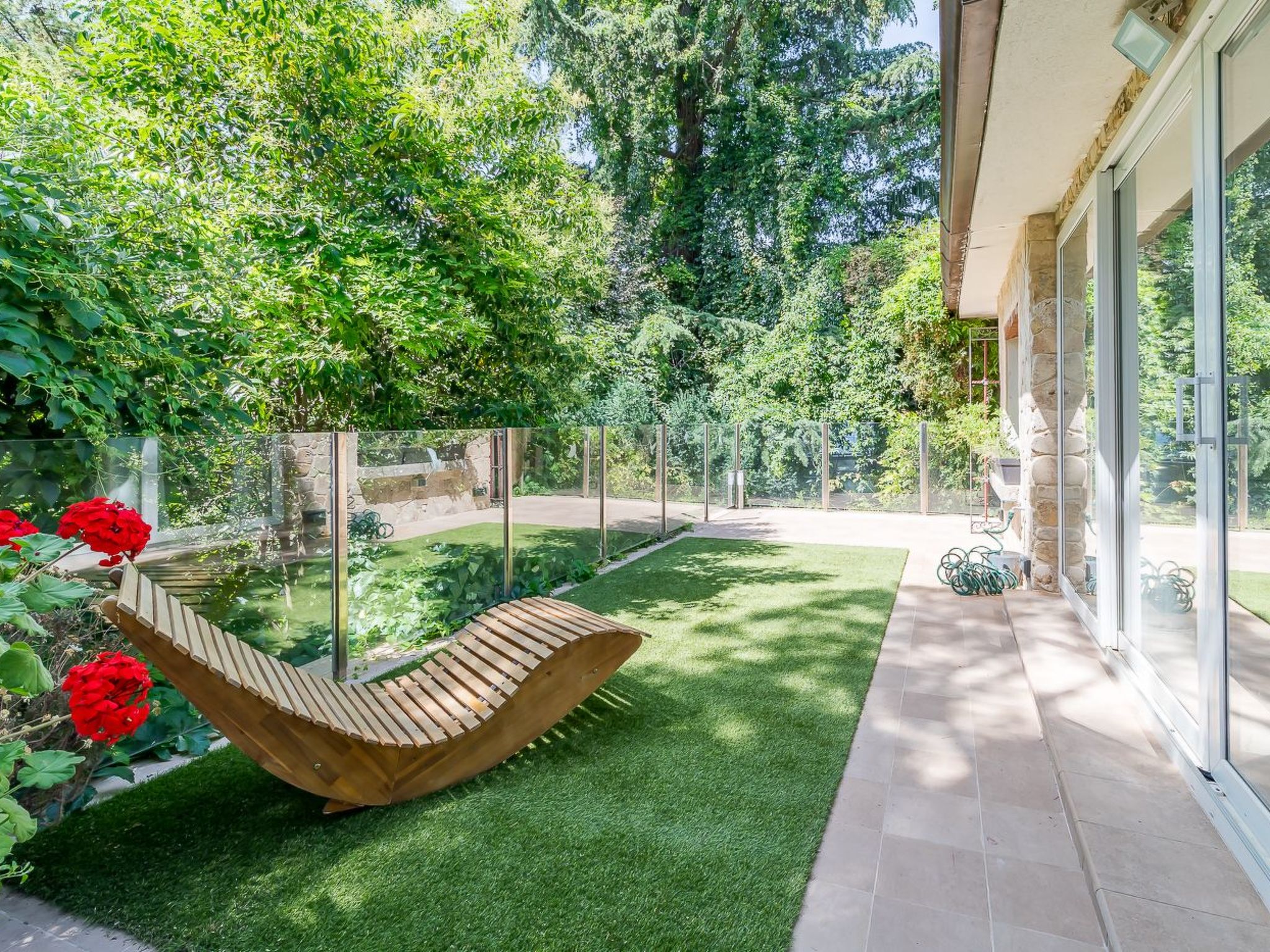 Photo of 5-Suiten Madrid Villa Oasis, Schwimmbad-Spa, Fitnessraum, Club