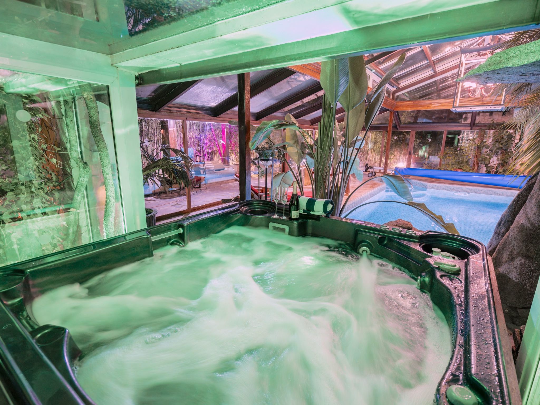 5-Suiten Madrid Villa Oasis, Schwimmbad-Spa, Fitnessraum, Club-Image-tags.info