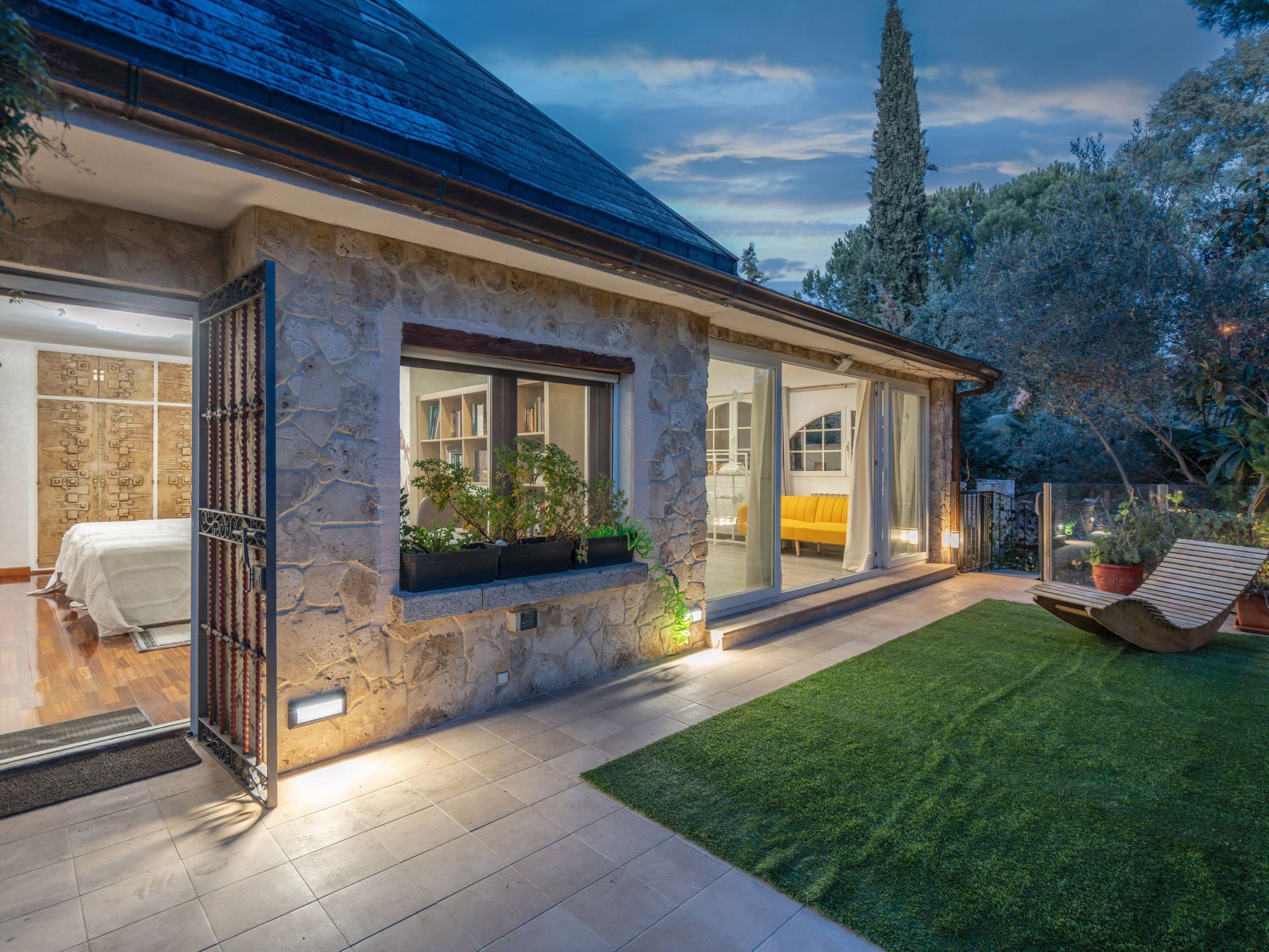 5-Suiten Madrid Villa Oasis, Schwimmbad-Spa, Fitnessraum, Club-Inside