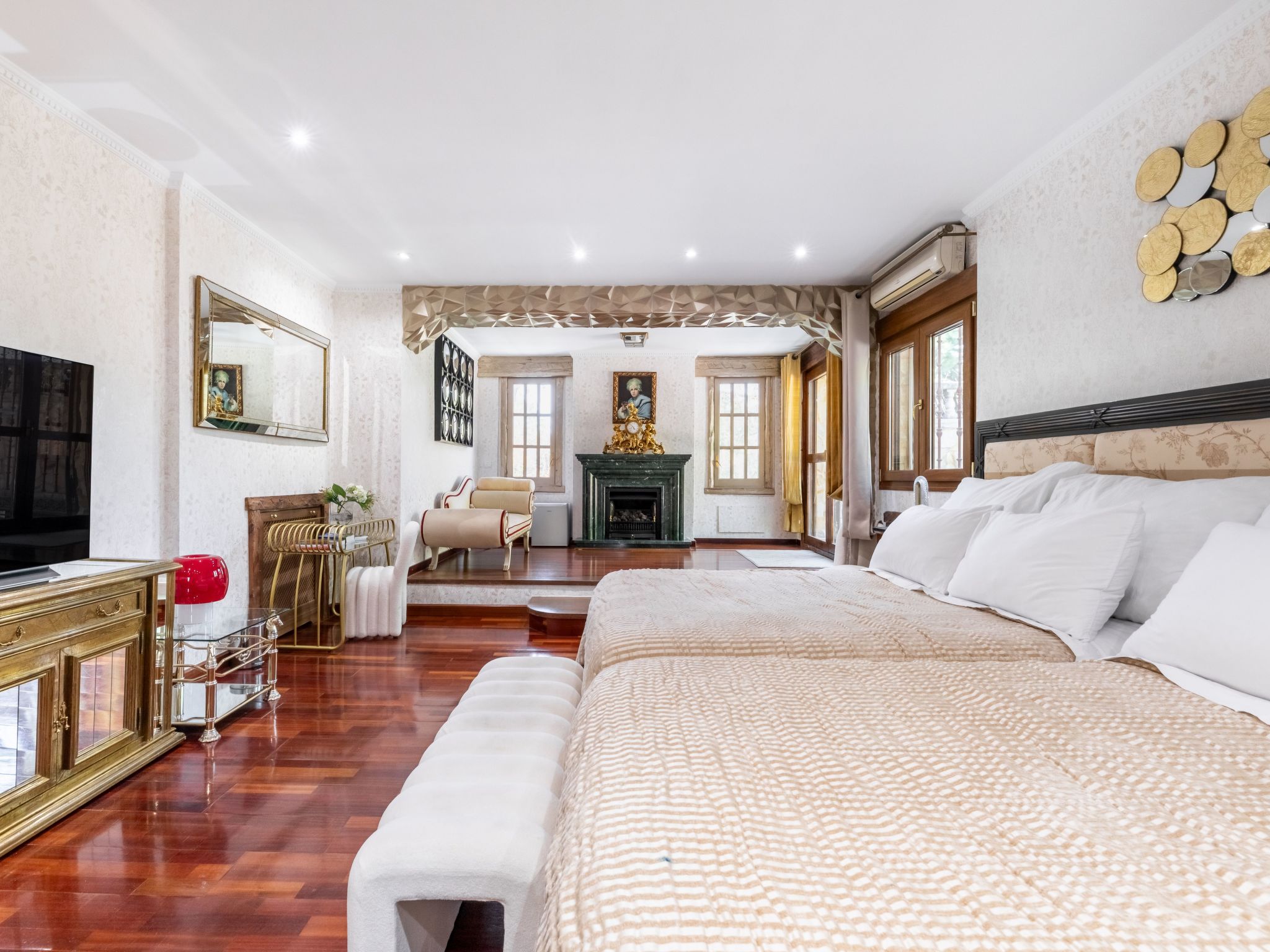 5-Suiten Madrid Villa Oasis, Schwimmbad-Spa, Fitnessraum, Club-Inside