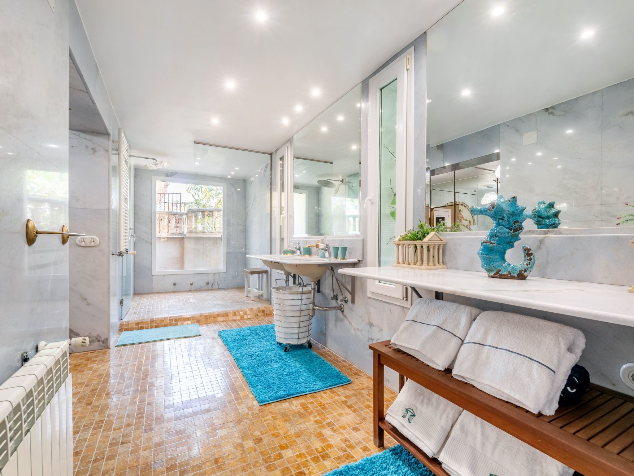 5-Suiten Madrid Villa Oasis, Schwimmbad-Spa, Fitnessraum, Club-Inside