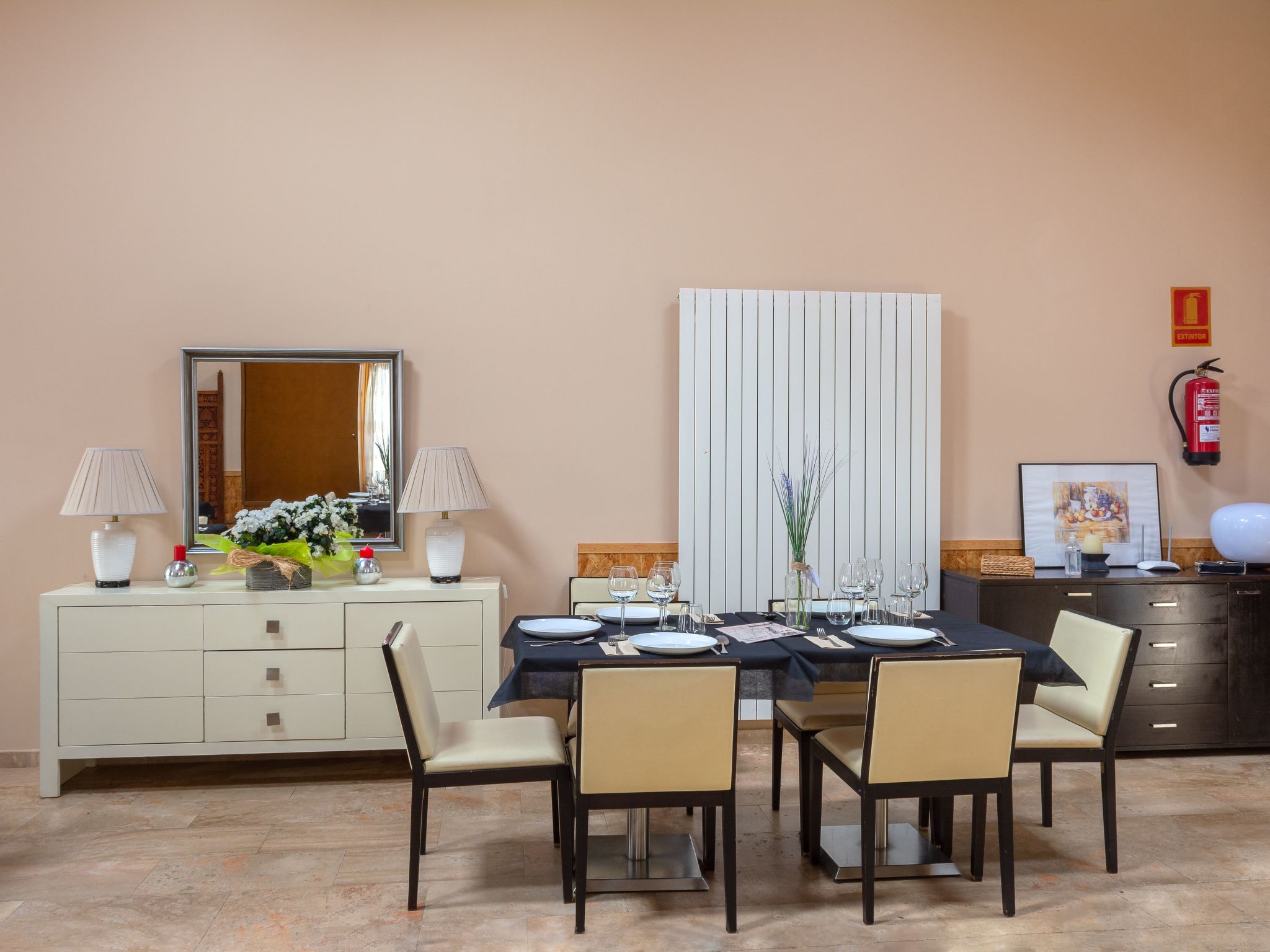 Die Santa-Maria-Kaserne-Inside