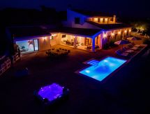 Luxe Finca in Galera met privézwembad, spa en panoramisch uitzicht - thumbnail 1