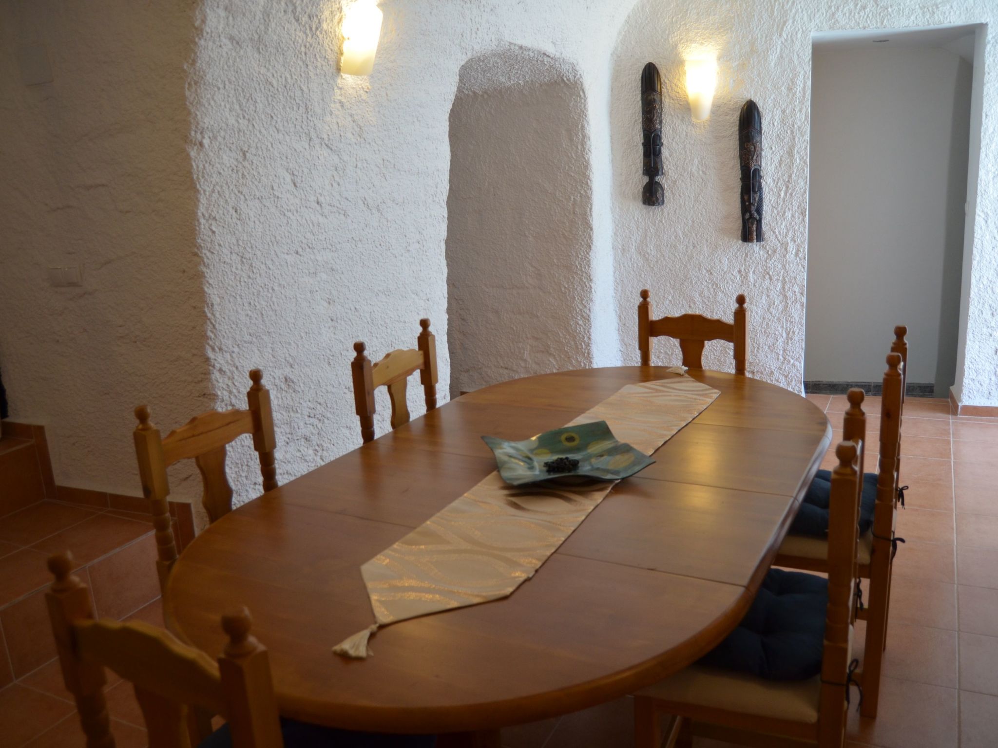 Mit Garten und gemeinsamem Pool-Dedans