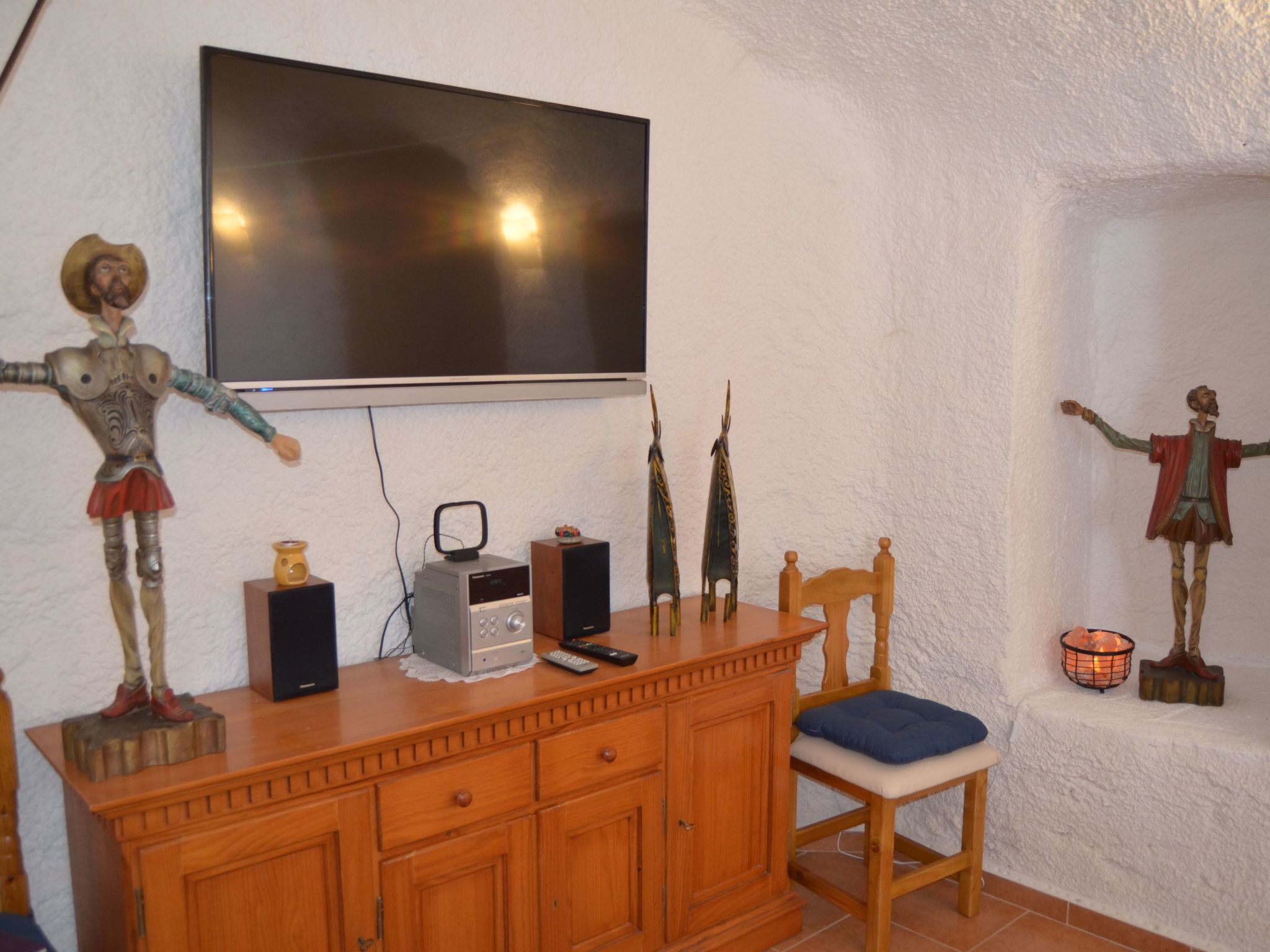 Mit Garten und gemeinsamem Pool-Dedans