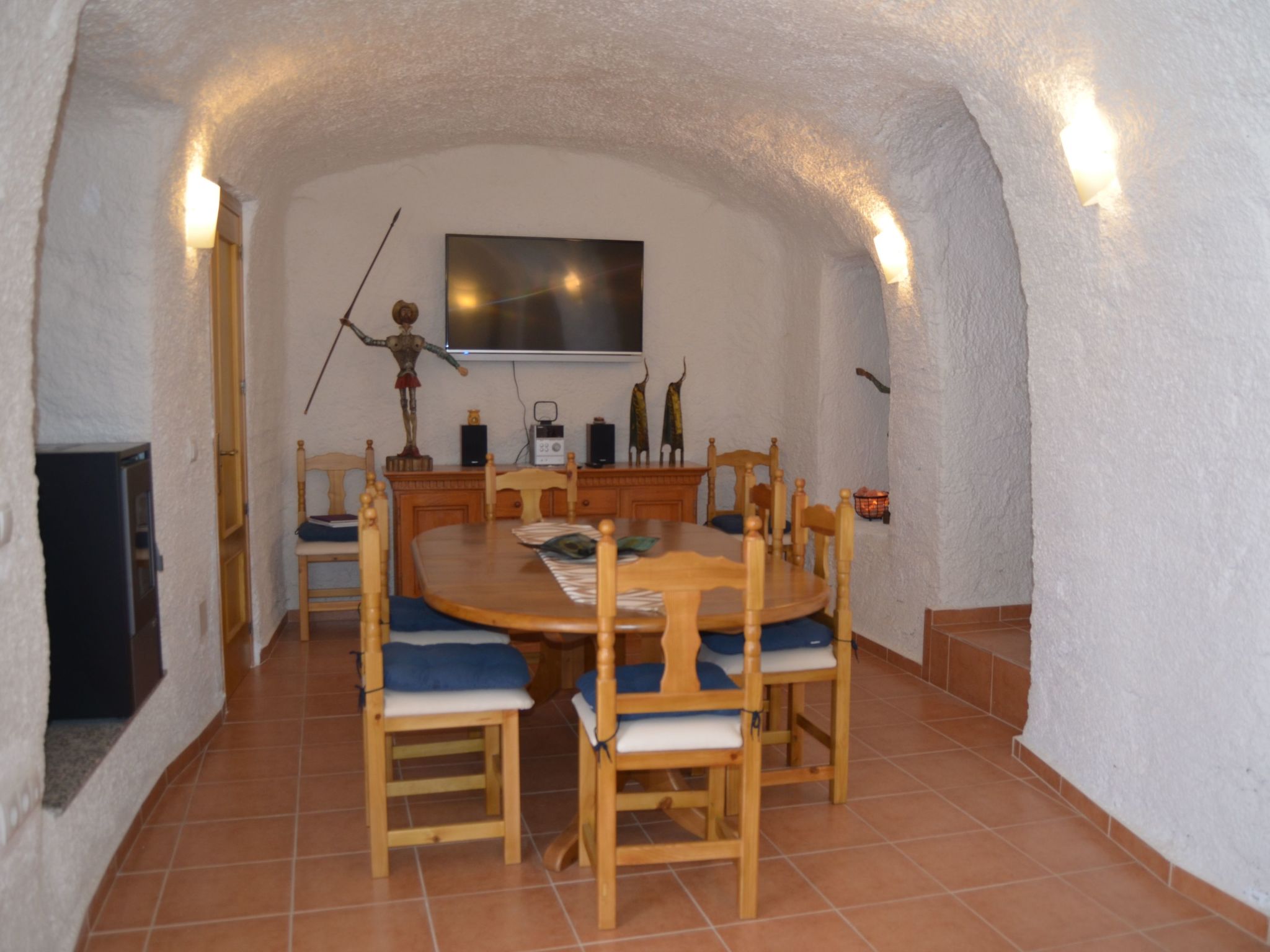 Mit Garten und gemeinsamem Pool-Dedans