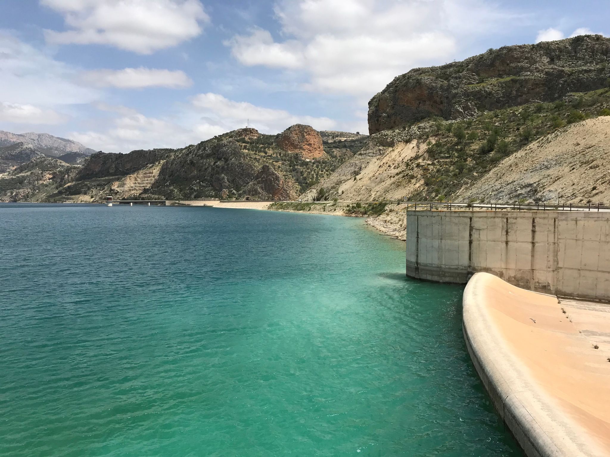 Mit Garten und gemeinsamem Pool-Dehors