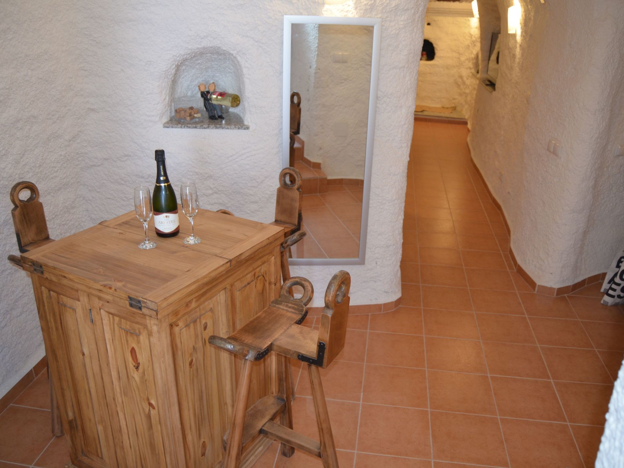 Mit Garten und gemeinsamem Pool-Dedans