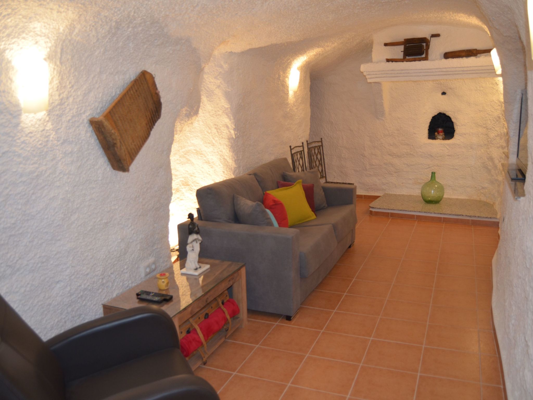 Mit Garten und gemeinsamem Pool-Dedans