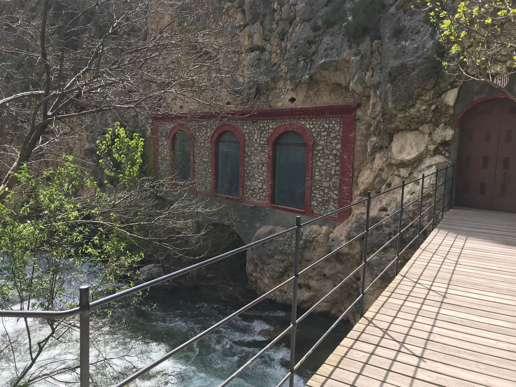 Mit Garten und gemeinsamem Pool-Dehors