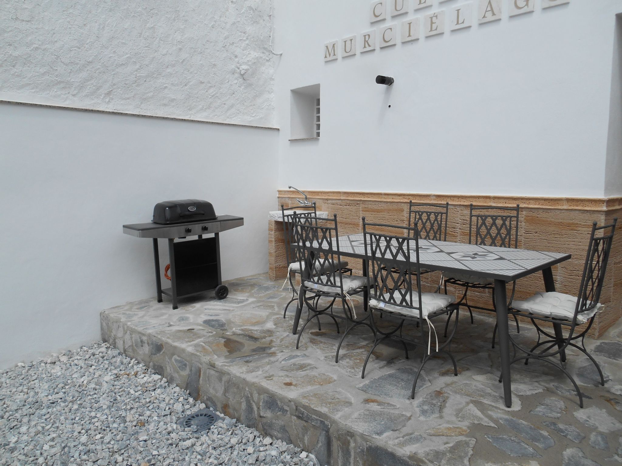 Mit Garten und gemeinsamem Pool-Dehors