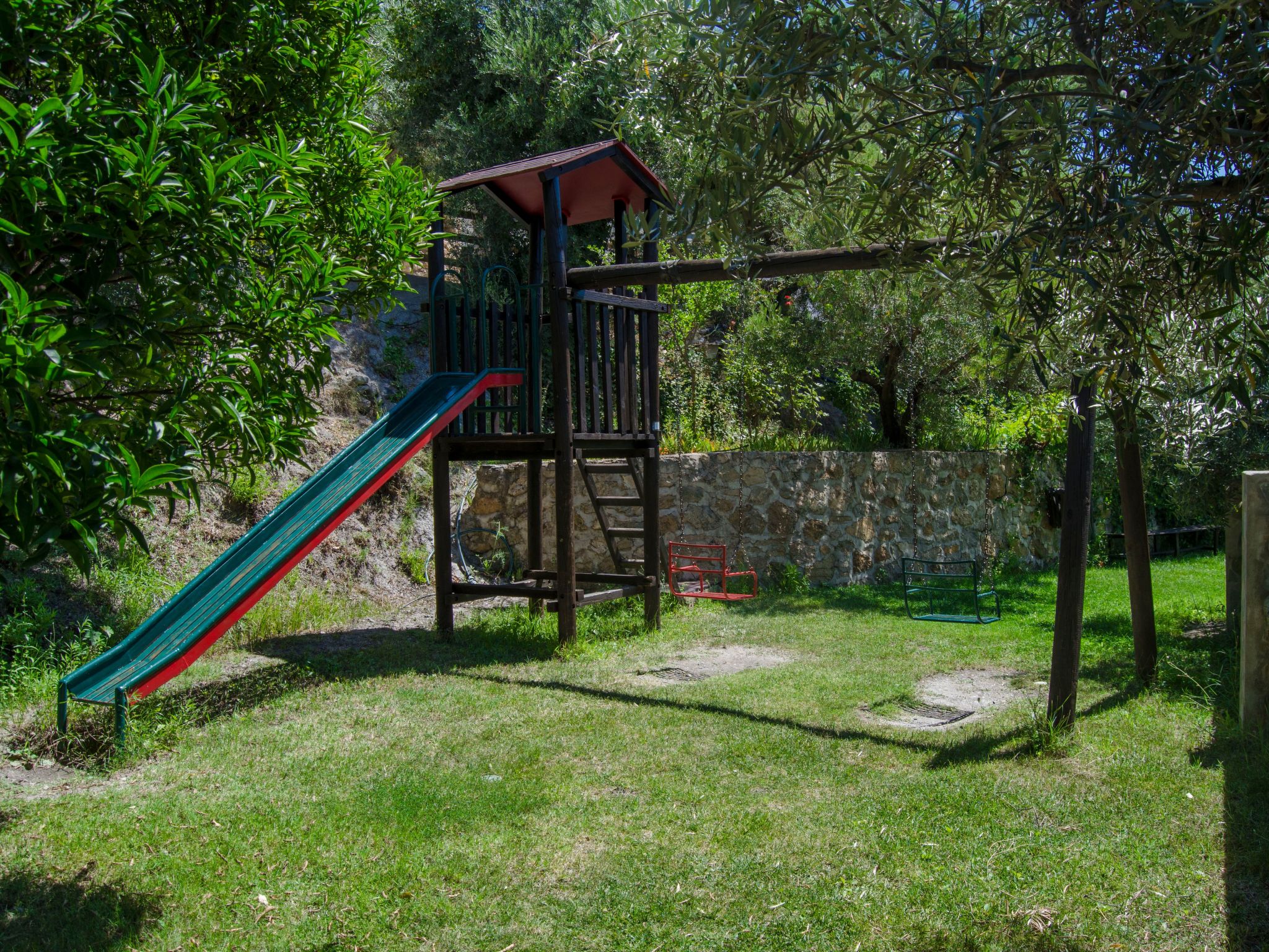 Gemütliches Haus in Anlage mit Pool und Garten-Image-tags.info