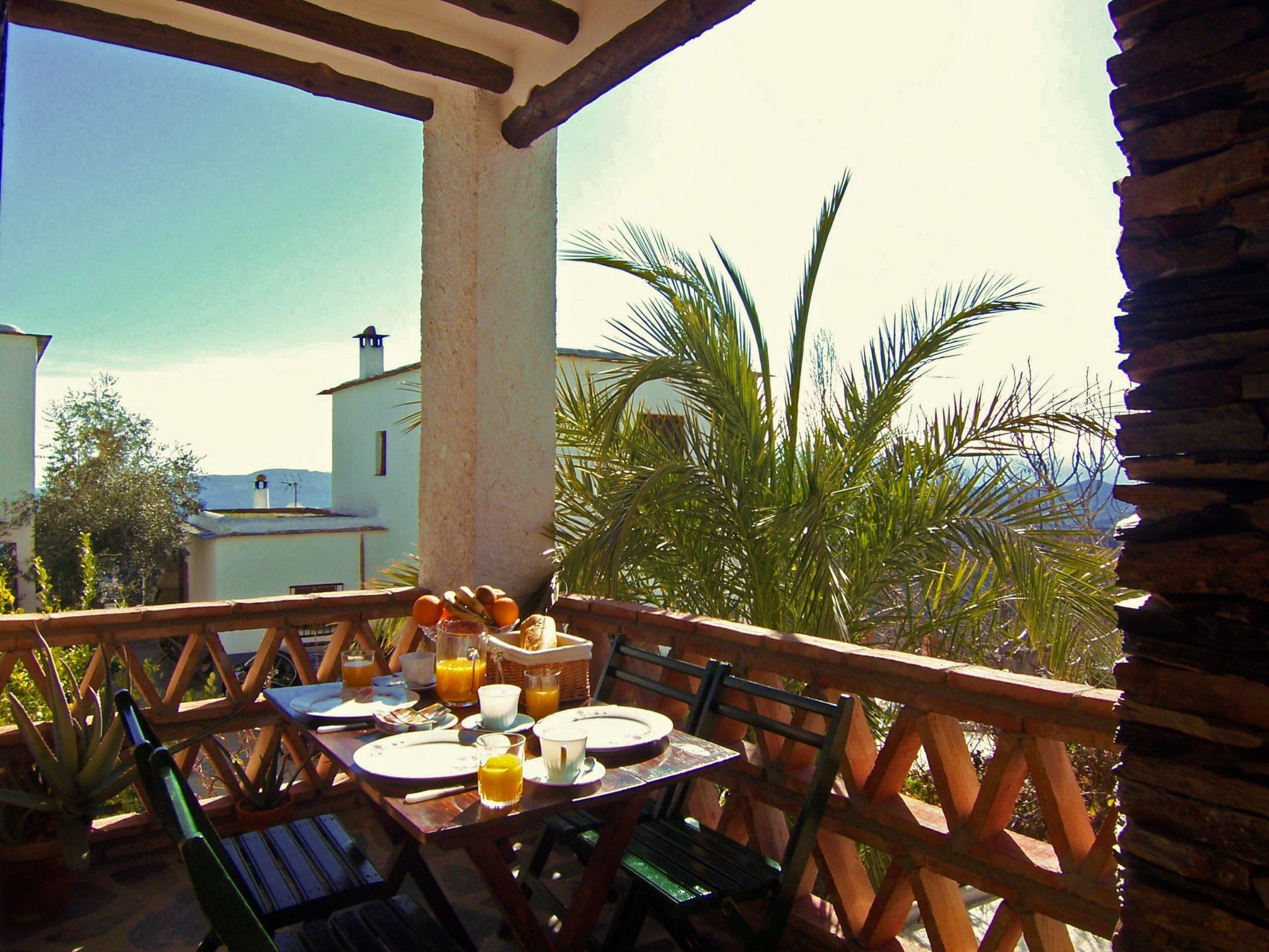 Gemütliches Haus in einer Anlage mit Garten und Schwimmbad.-Image-tags.info