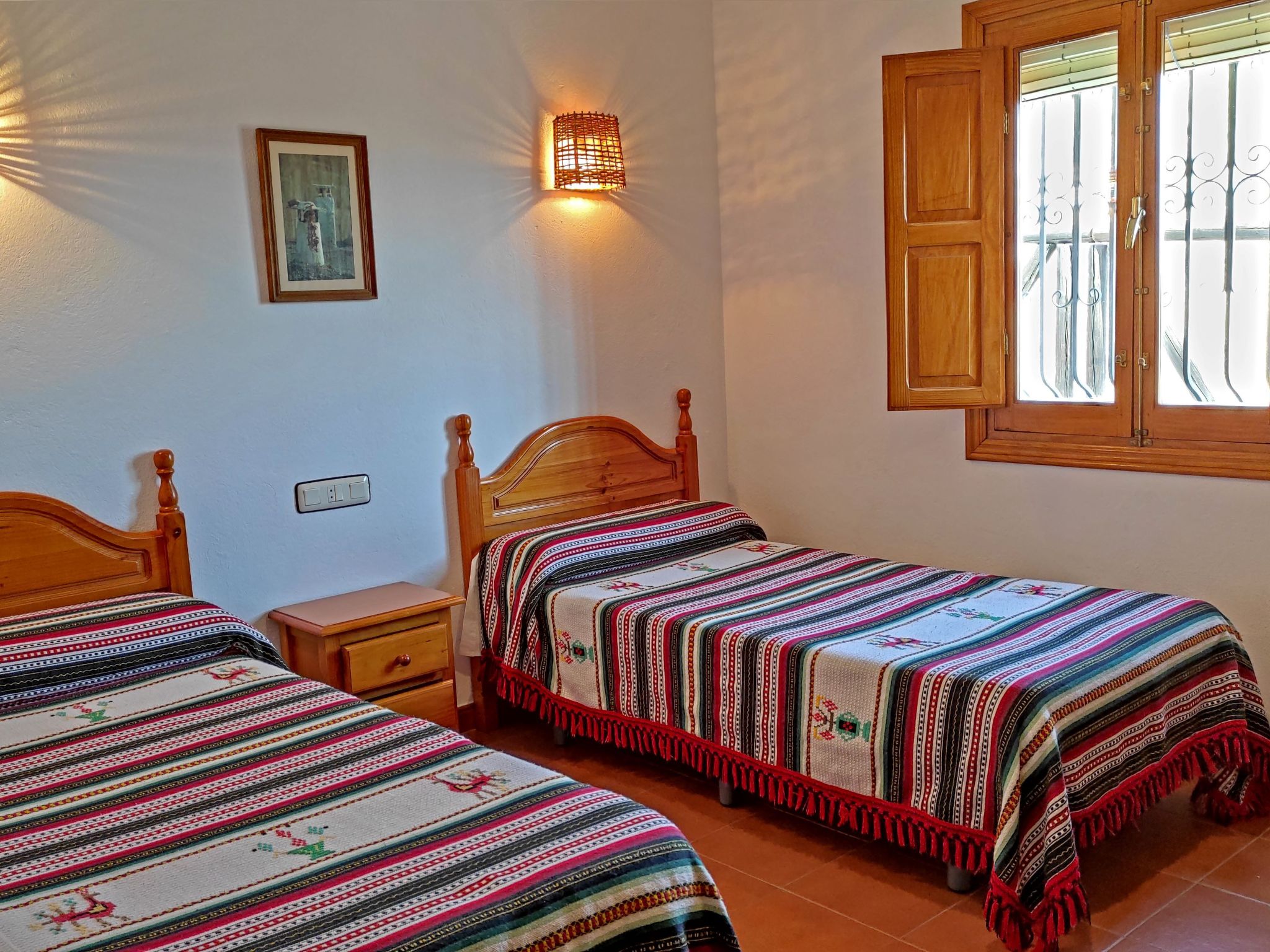 Ländliches Haus mit Jacuzzi-Image-tags.info