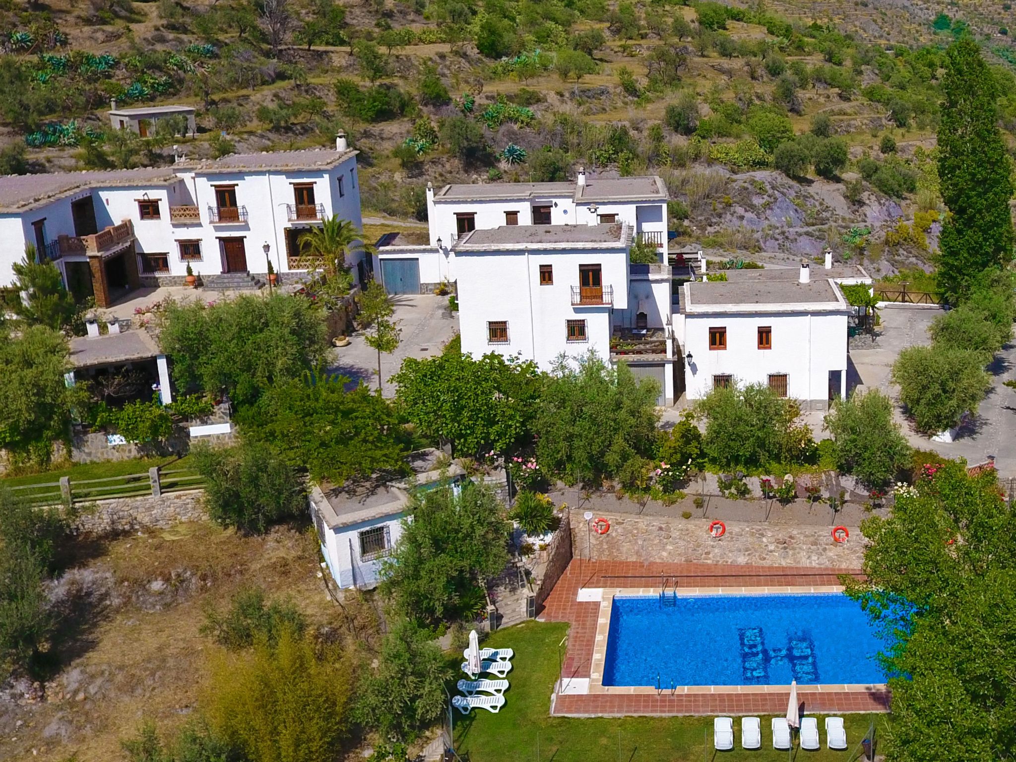 Ländliches Haus mit Jacuzzi-Image-tags.info