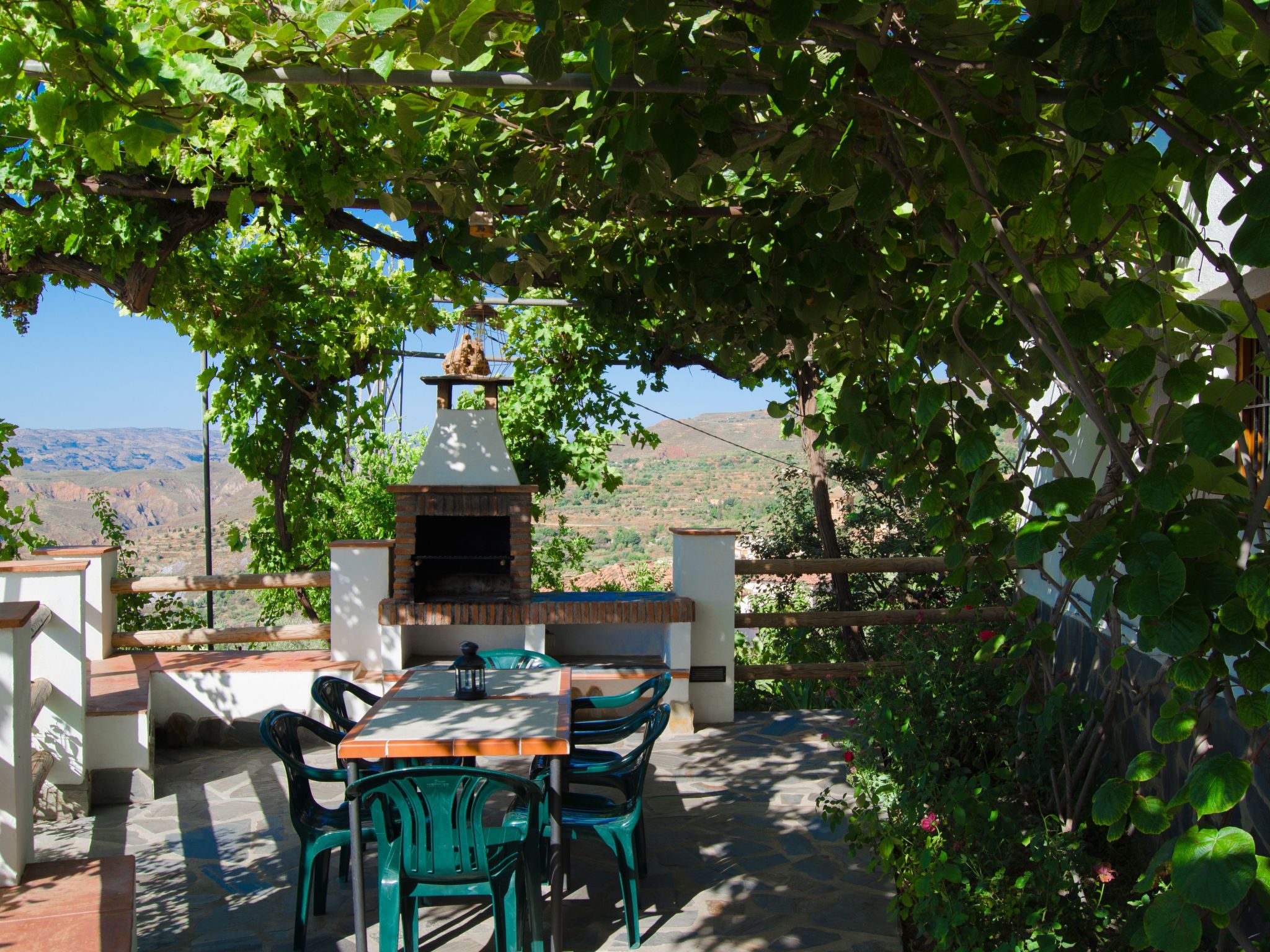 Gemütliches Haus in Anlage mit Schwimmbad in Válor