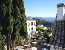 Historisch stadshuis met dakterras in hartje Granada - thumbnail 2
