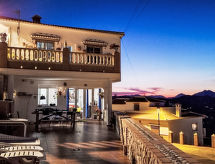 Casa Pilar: Moderne vrijstaande woning met privézwembad in Comares - thumbnail 1