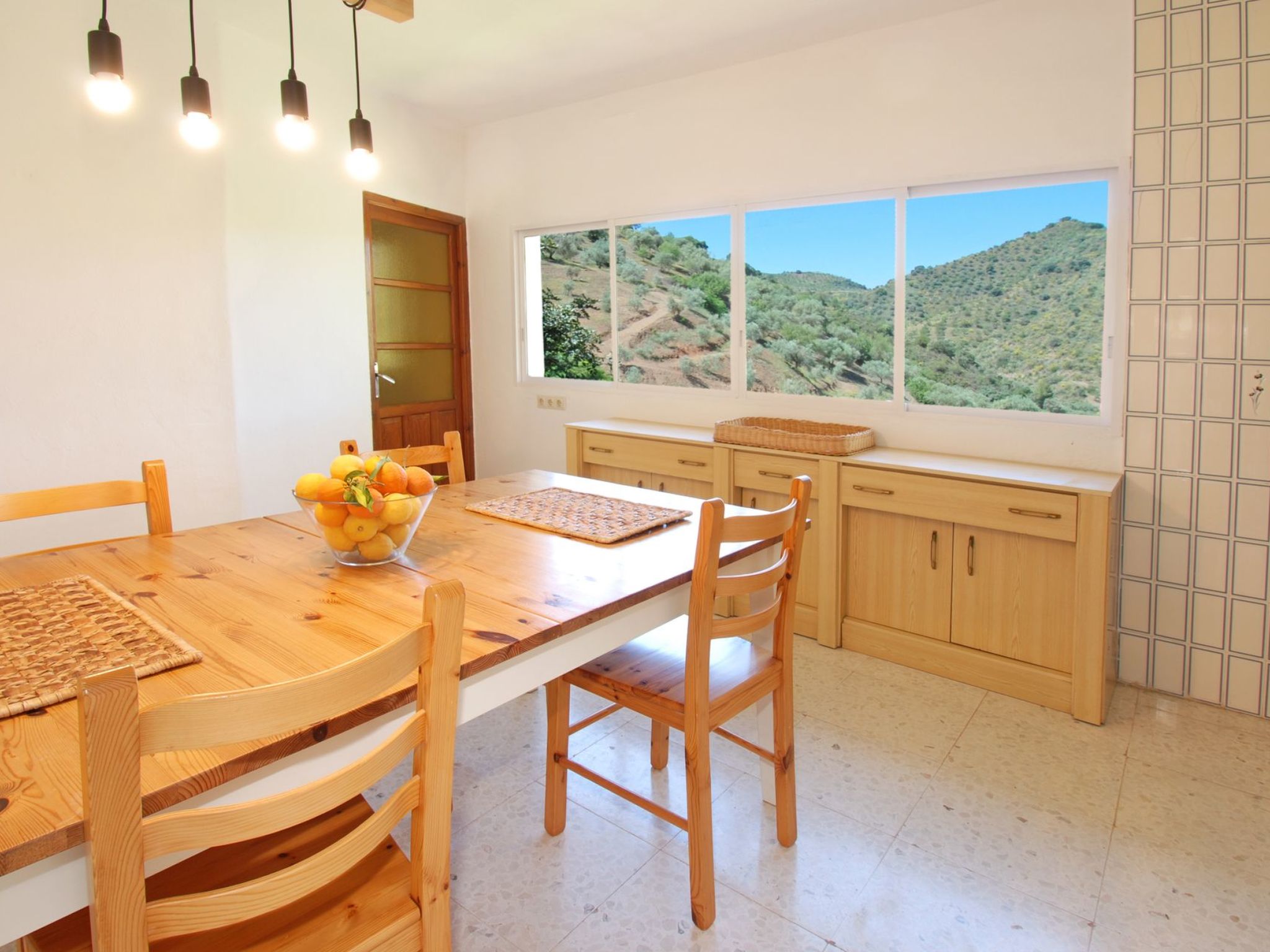 Villa La Zorzalera mit Tauchbecken, Wifi, Klimaanlage-Binnen