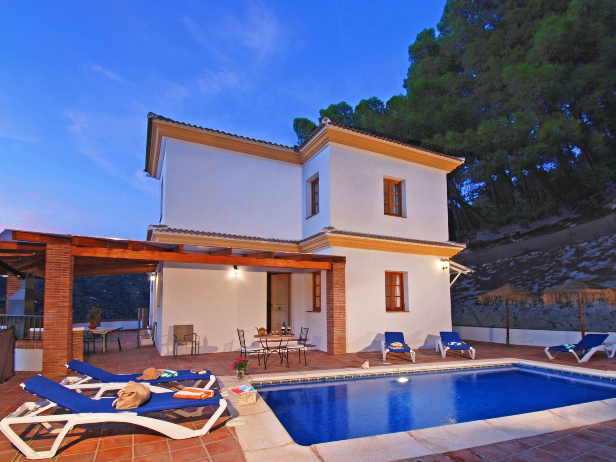 Villa Los Pinos, Beheizter Pool, Wifi, AC, BBQ