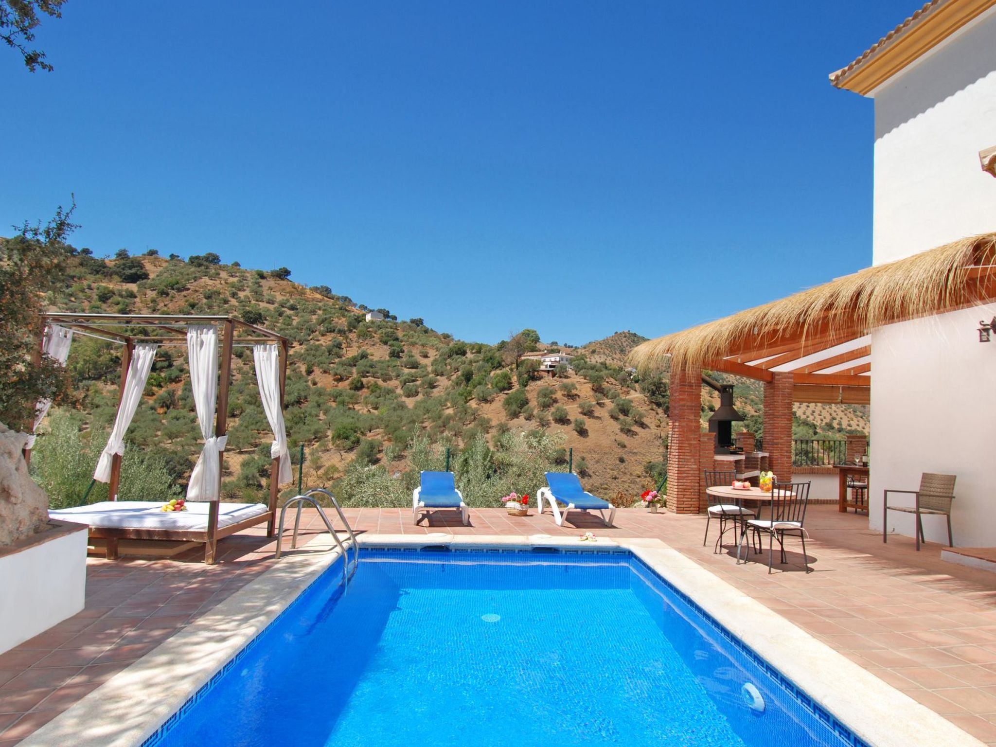Villa Los Pinos, Beheizter Pool, Wifi, AC, BBQ-Buiten