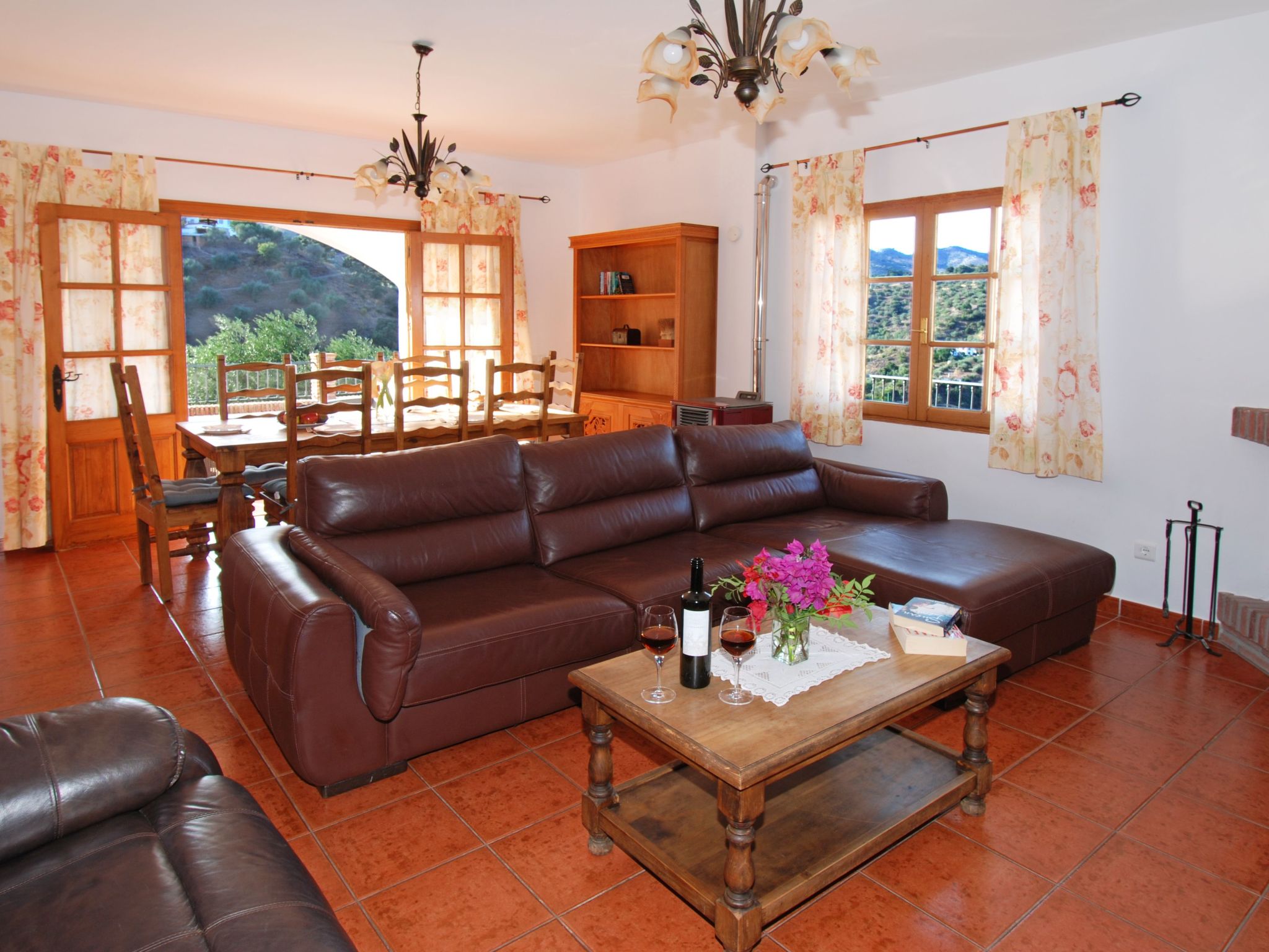 Villa Los Pinos, Beheizter Pool, Wifi, AC, BBQ-Image-tags.info