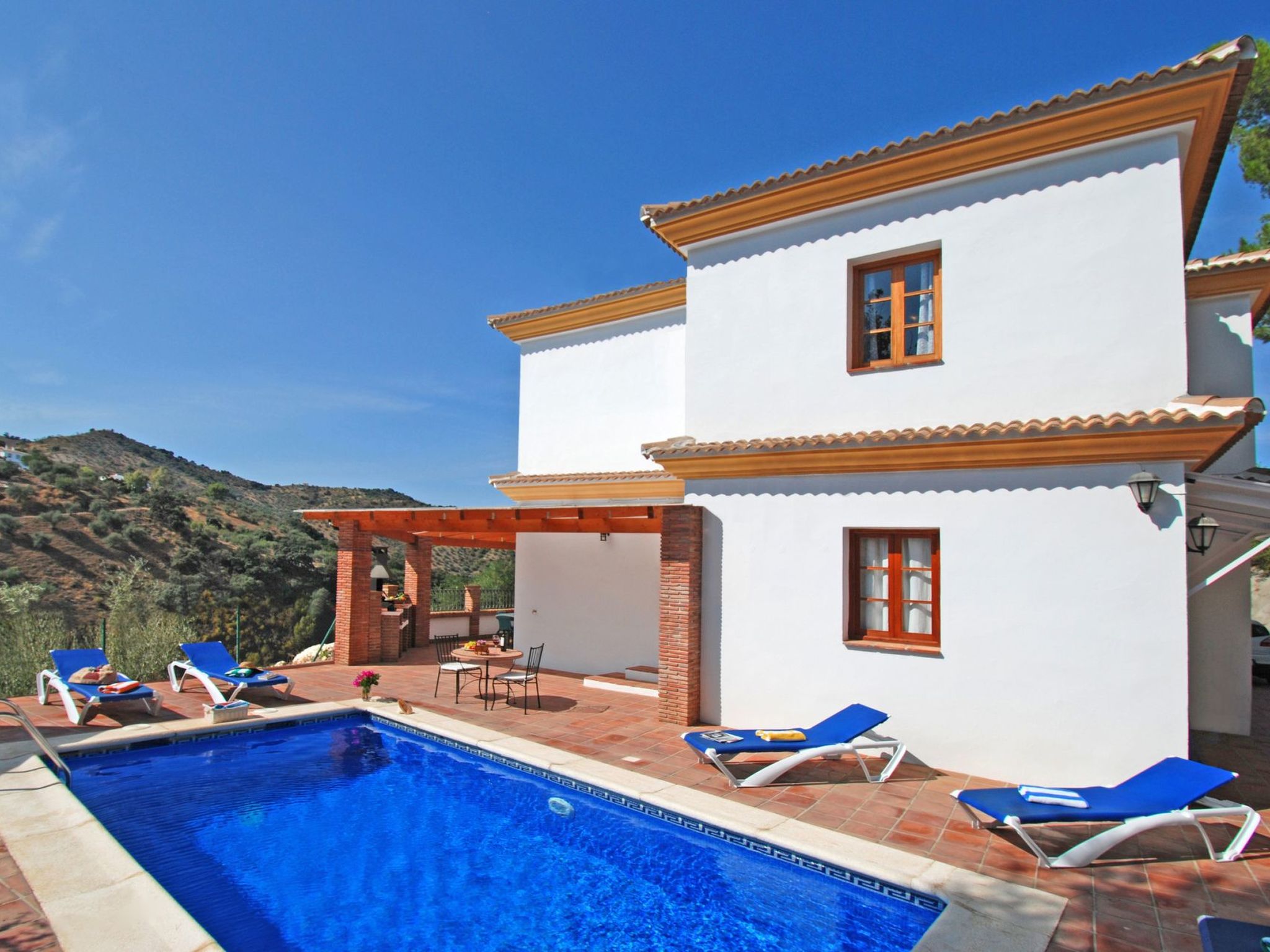 Villa Los Pinos, Beheizter Pool, Wifi, AC, BBQ-Buiten