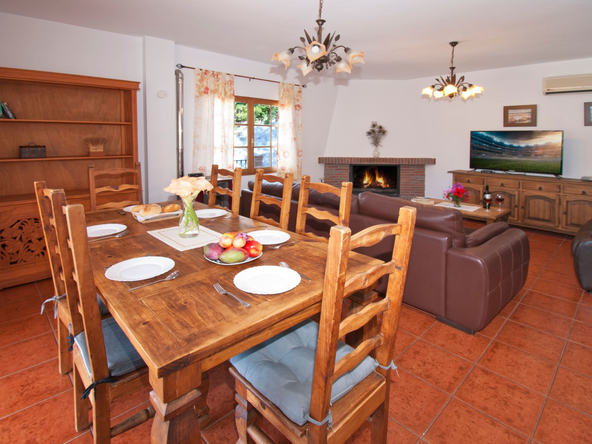 Villa Los Pinos, Beheizter Pool, Wifi, AC, BBQ-Binnen