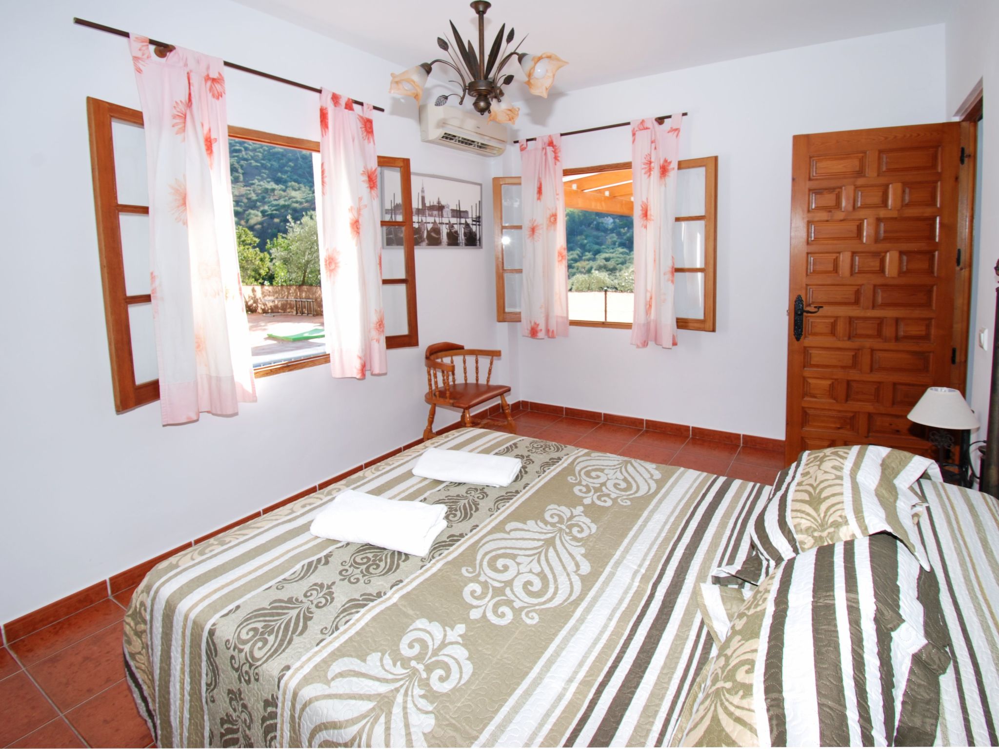 Villa Los Pinos, Beheizter Pool, Wifi, AC, BBQ-Binnen