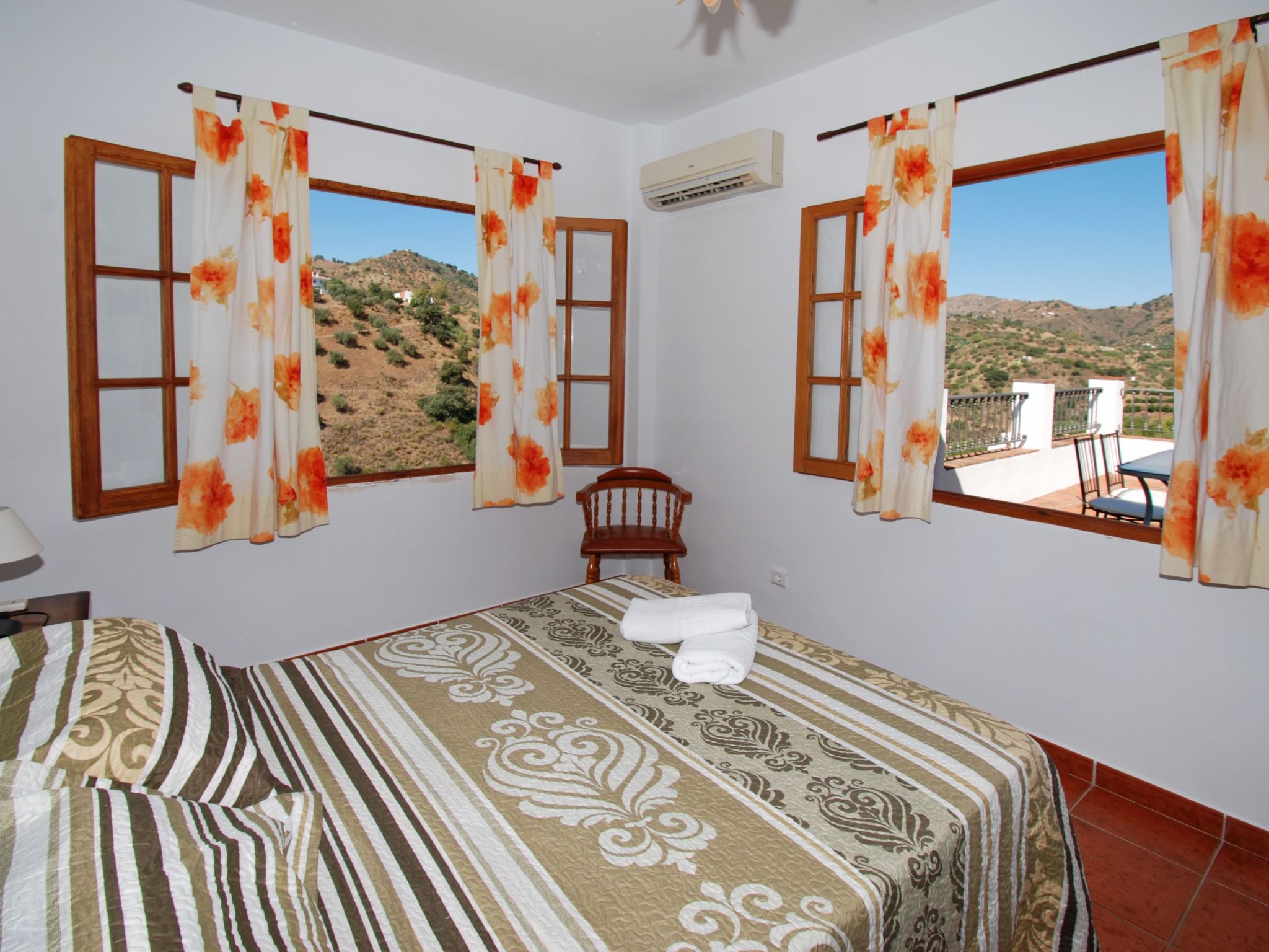 Villa Los Pinos, Beheizter Pool, Wifi, AC, BBQ-Binnen