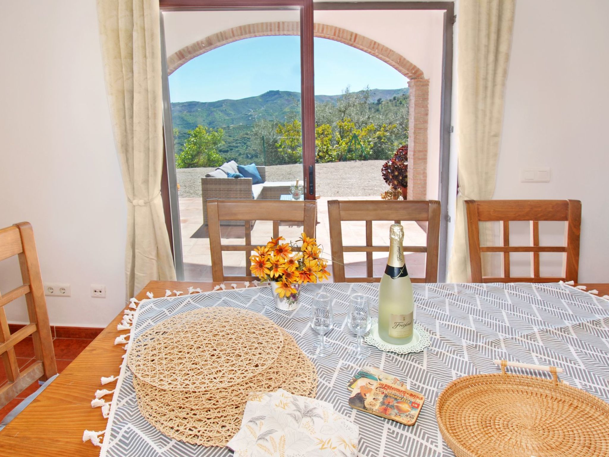 Villa Las Palomeras, Wifi, beheizter Pool, AC.-Image-tags.info