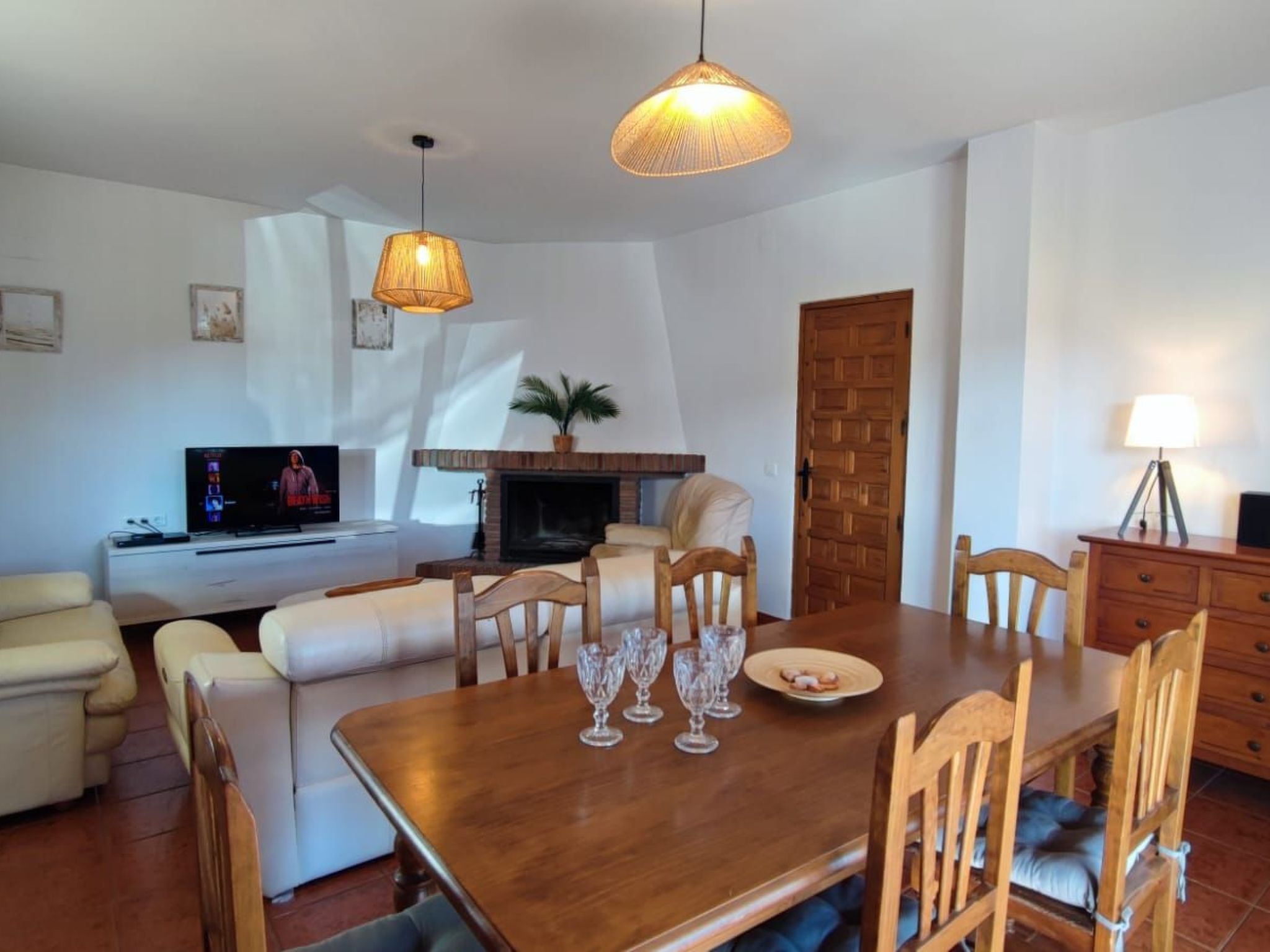 Torcal 1 Comares, Beheiztes Schwimmbad, Wechselstrom, 8 Pers-Image-tags.info