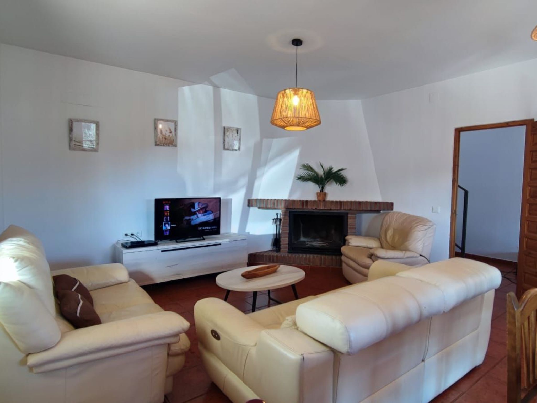 Torcal 1 Comares, Beheiztes Schwimmbad, Wechselstrom, 8 Pers-Image-tags.info