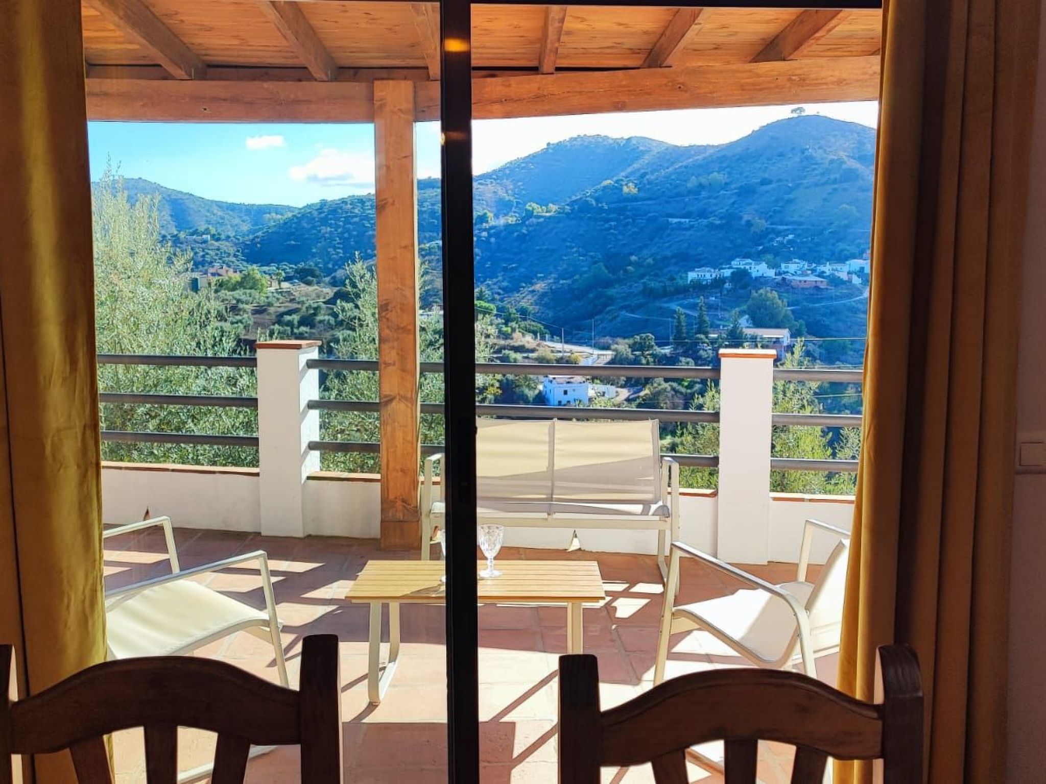 Torcal 1 Comares, Beheiztes Schwimmbad, Wechselstrom, 8 Pers-Image-tags.info