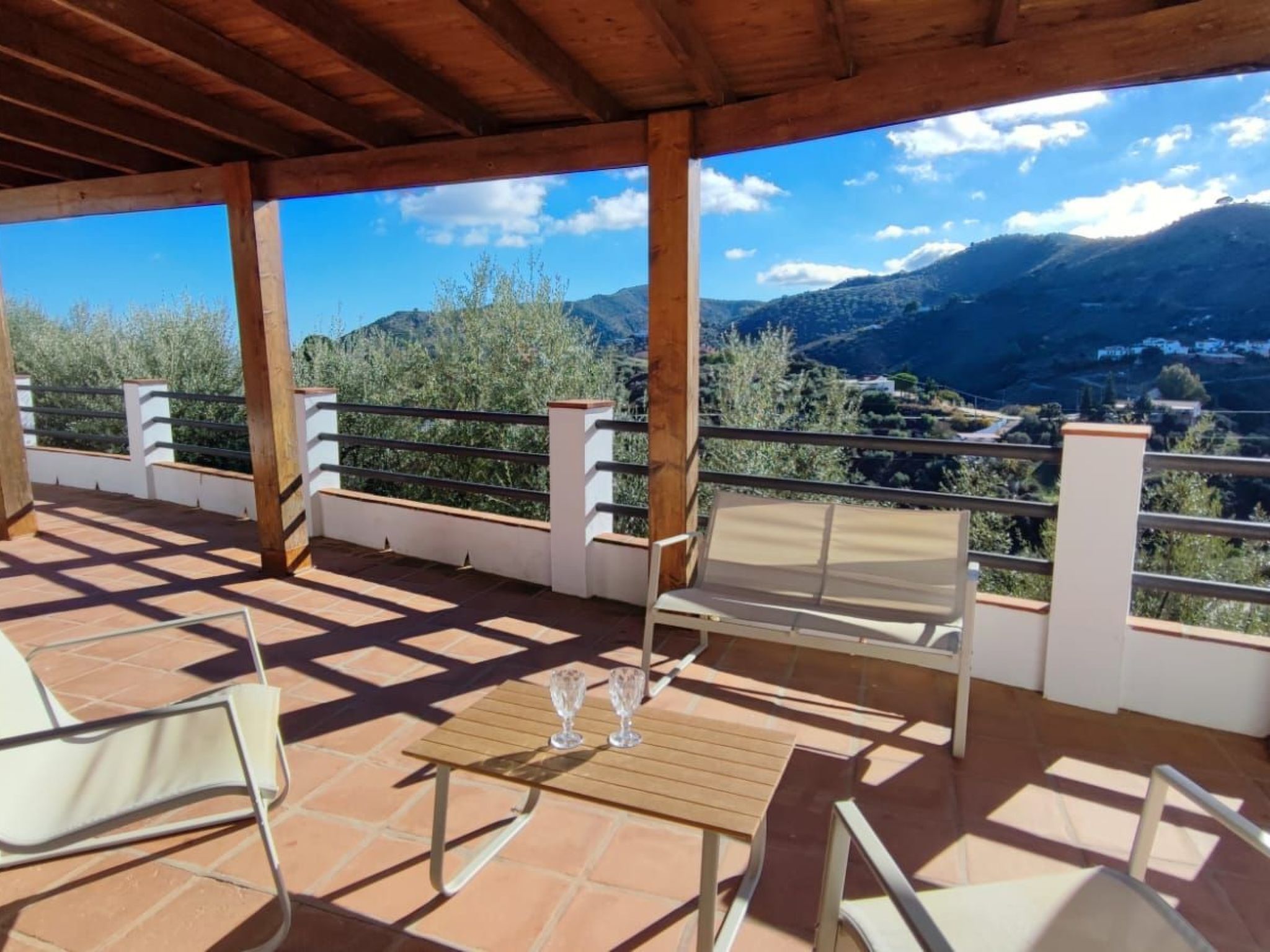 Torcal 1 Comares, Beheiztes Schwimmbad, Wechselstrom, 8 Pers-Image-tags.info