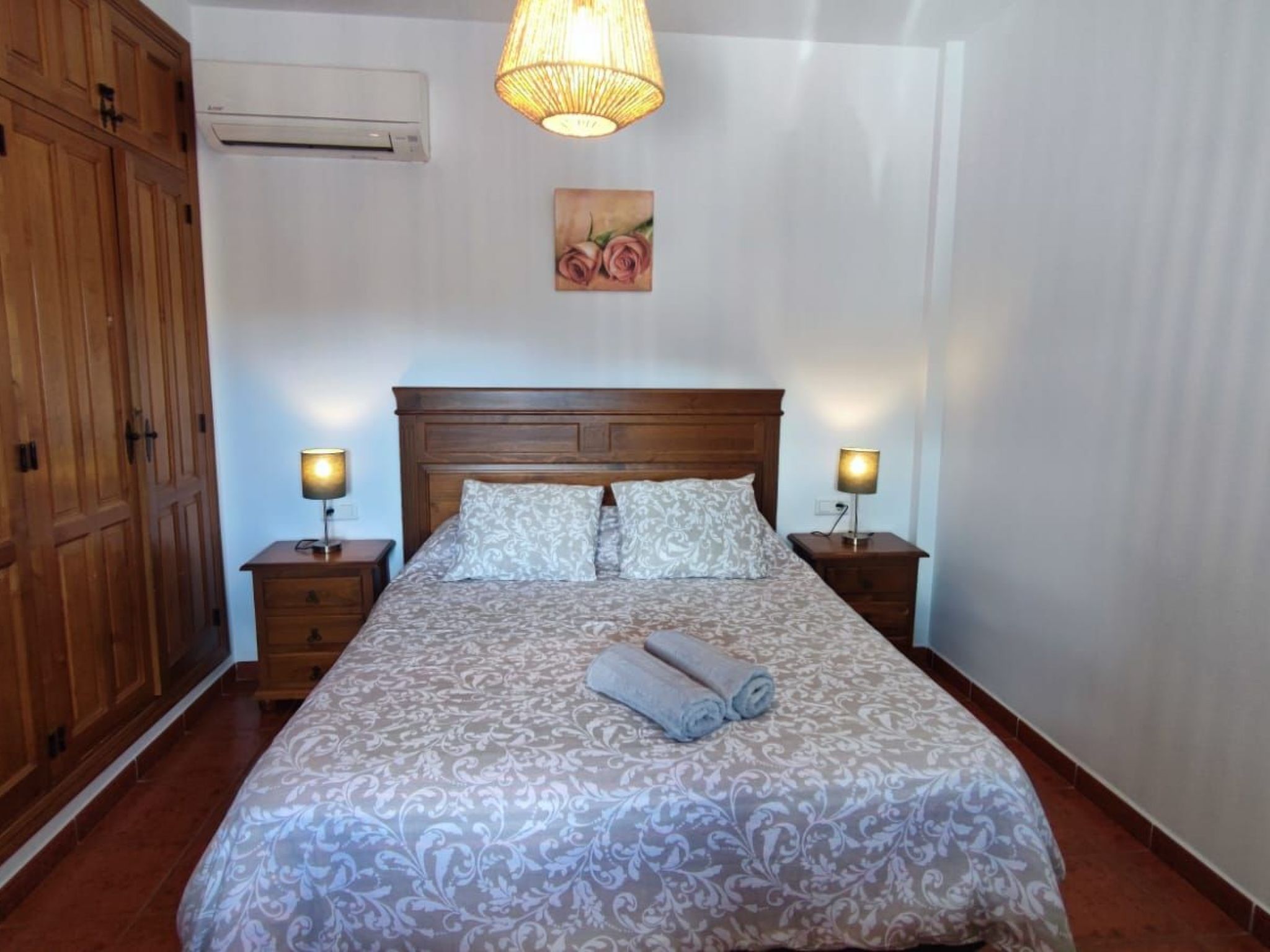 Torcal 1 Comares, Beheiztes Schwimmbad, Wechselstrom, 8 Pers-Image-tags.info