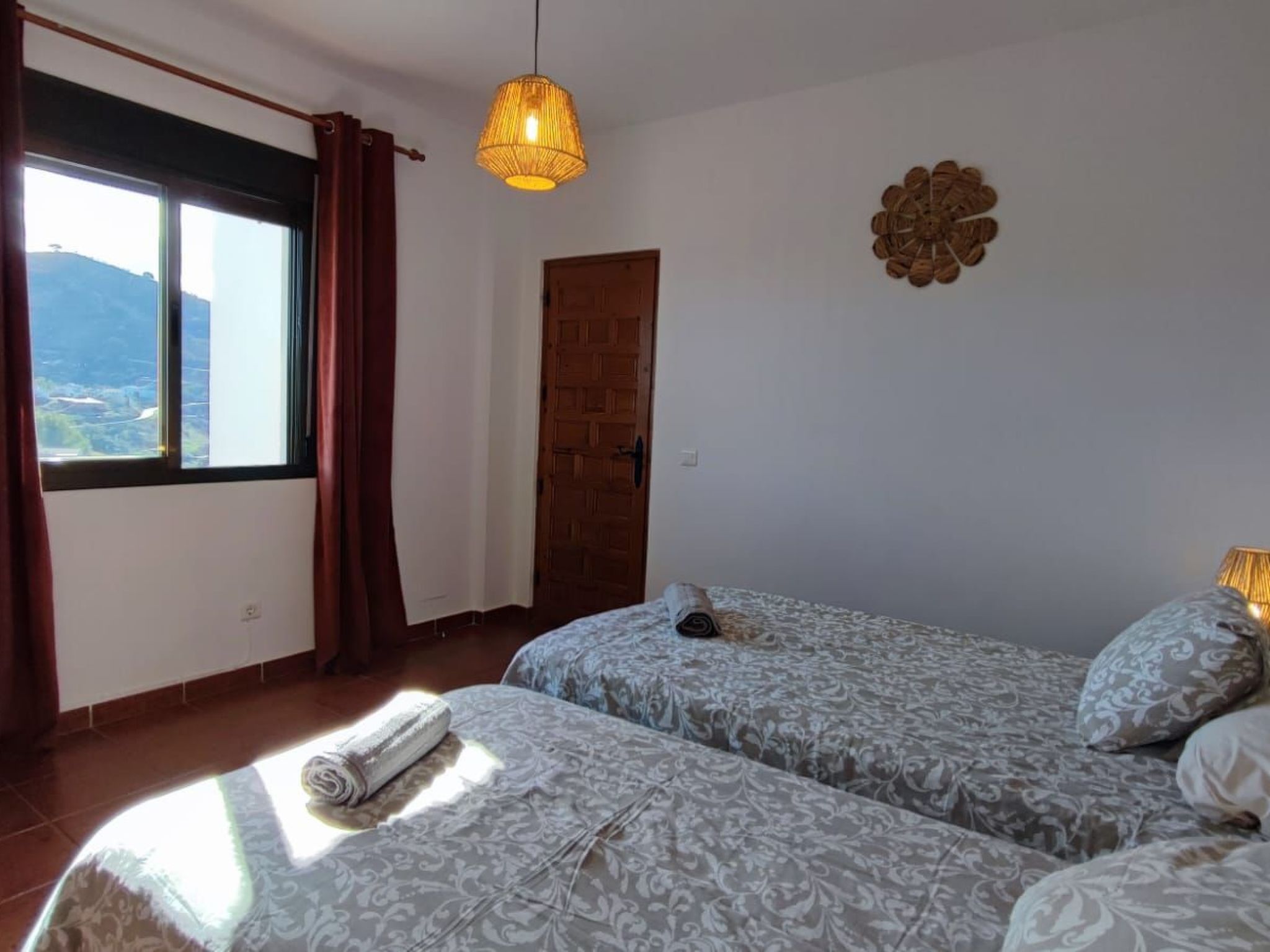 Torcal 1 Comares, Beheiztes Schwimmbad, Wechselstrom, 8 Pers-Image-tags.info