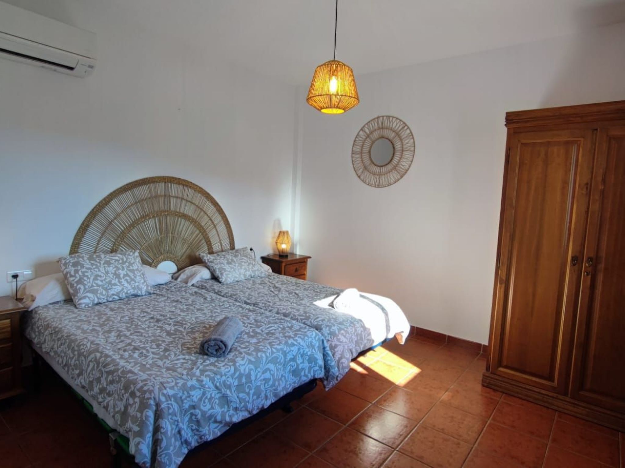 Torcal 1 Comares, Beheiztes Schwimmbad, Wechselstrom, 8 Pers-Image-tags.info