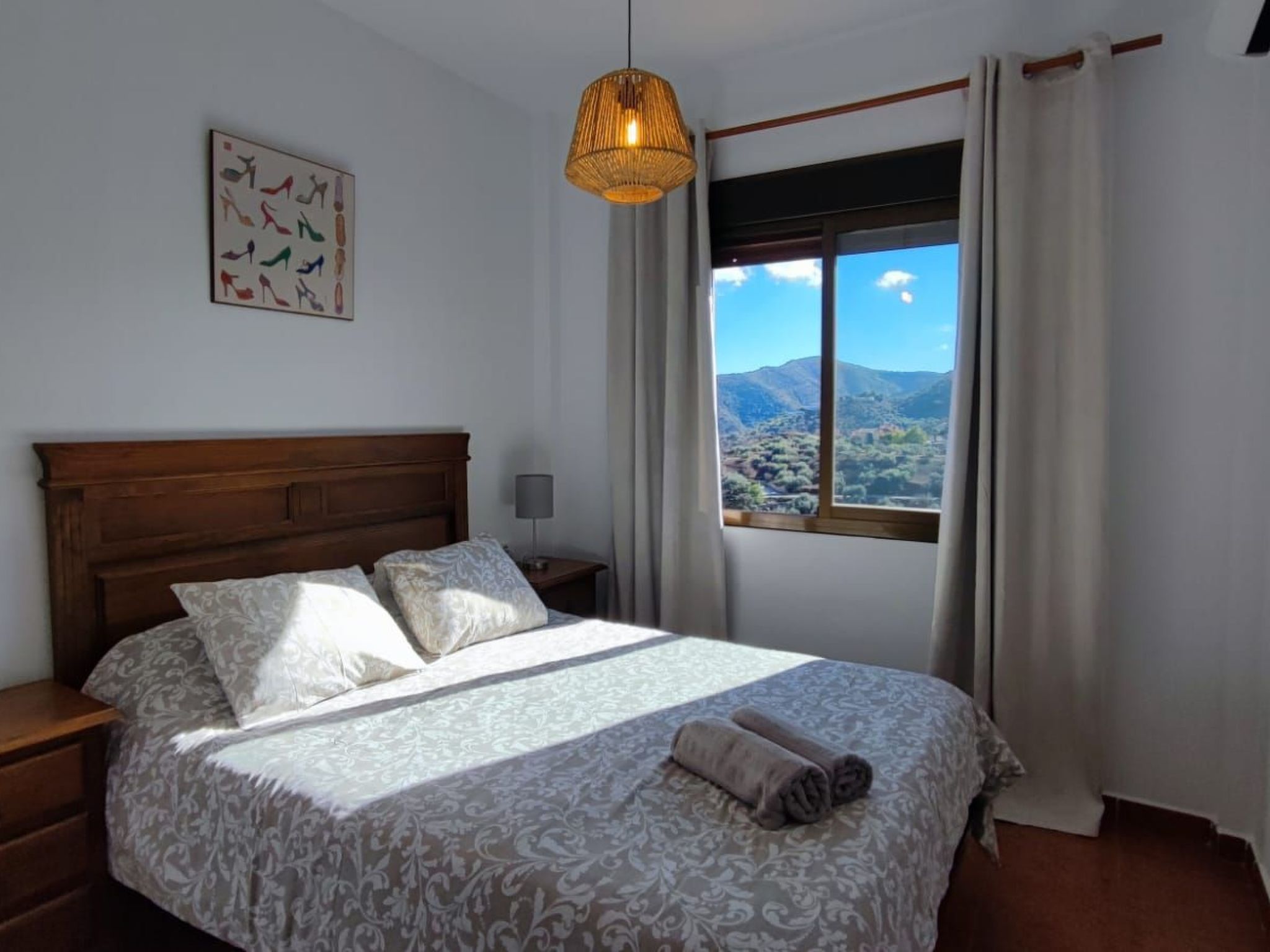 Torcal 1 Comares, Beheiztes Schwimmbad, Wechselstrom, 8 Pers-Image-tags.info