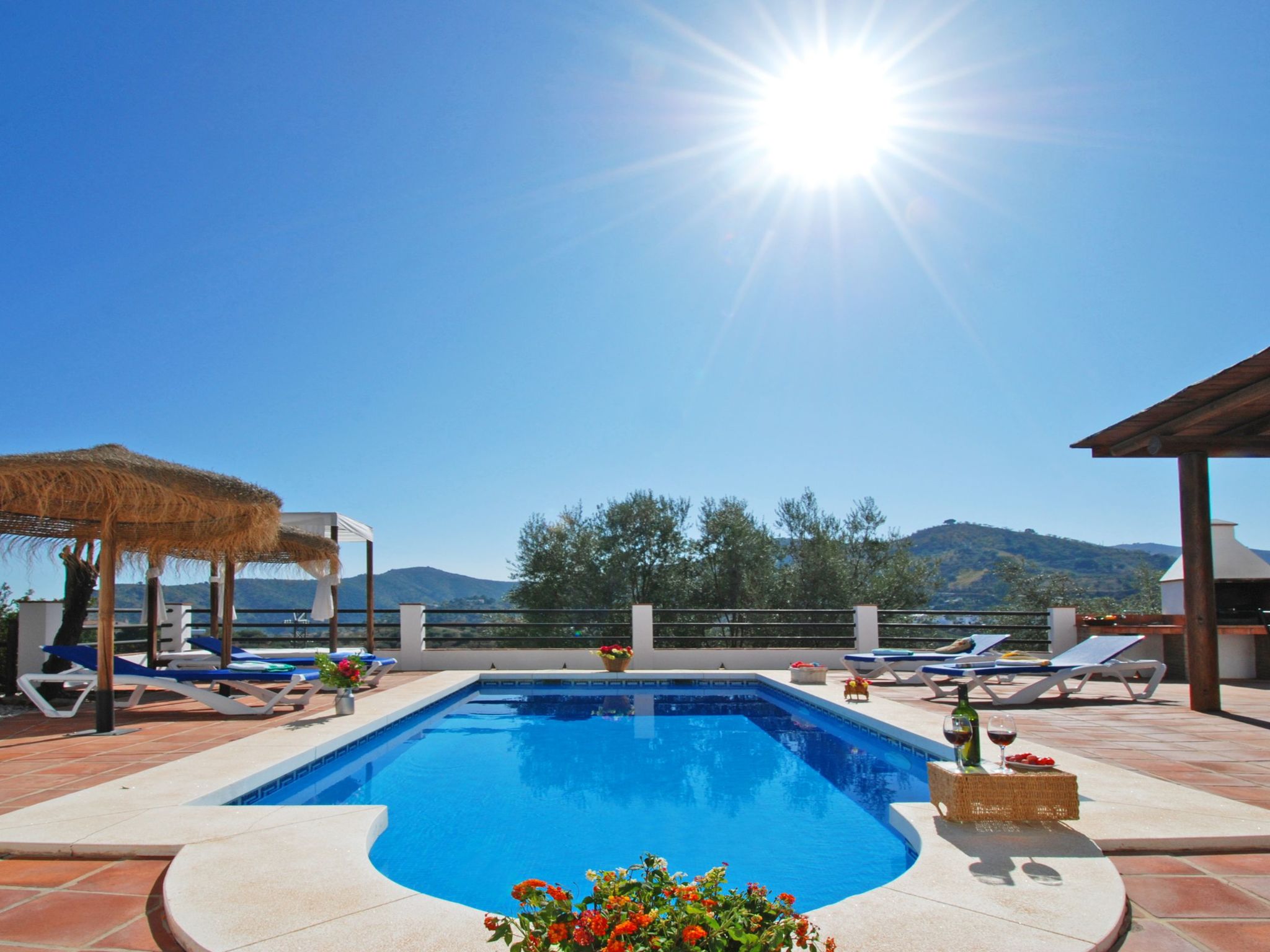 Torcal 1 Comares, Beheiztes Schwimmbad, Wechselstrom, 8 Pers