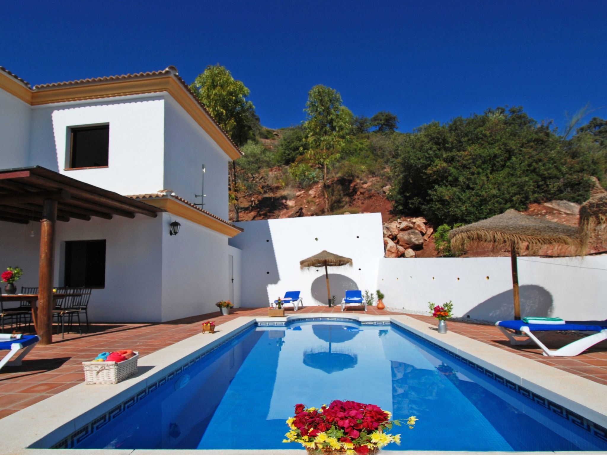 Torcal 1 Comares, Beheiztes Schwimmbad, Wechselstrom, 8 Pers-Image-tags.info