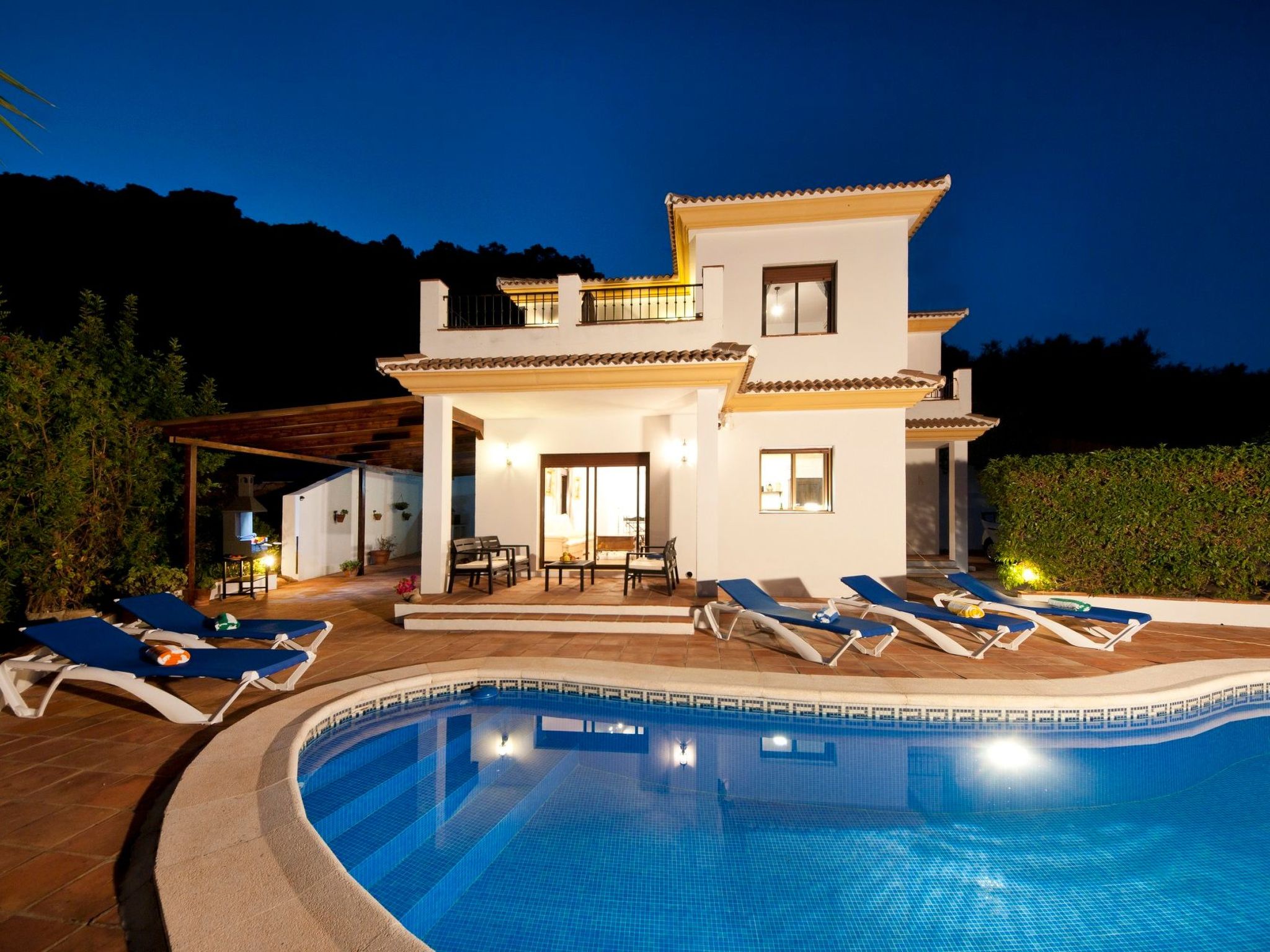 Villa Torcal 3, beheizter Pool, Wifi, Grill.