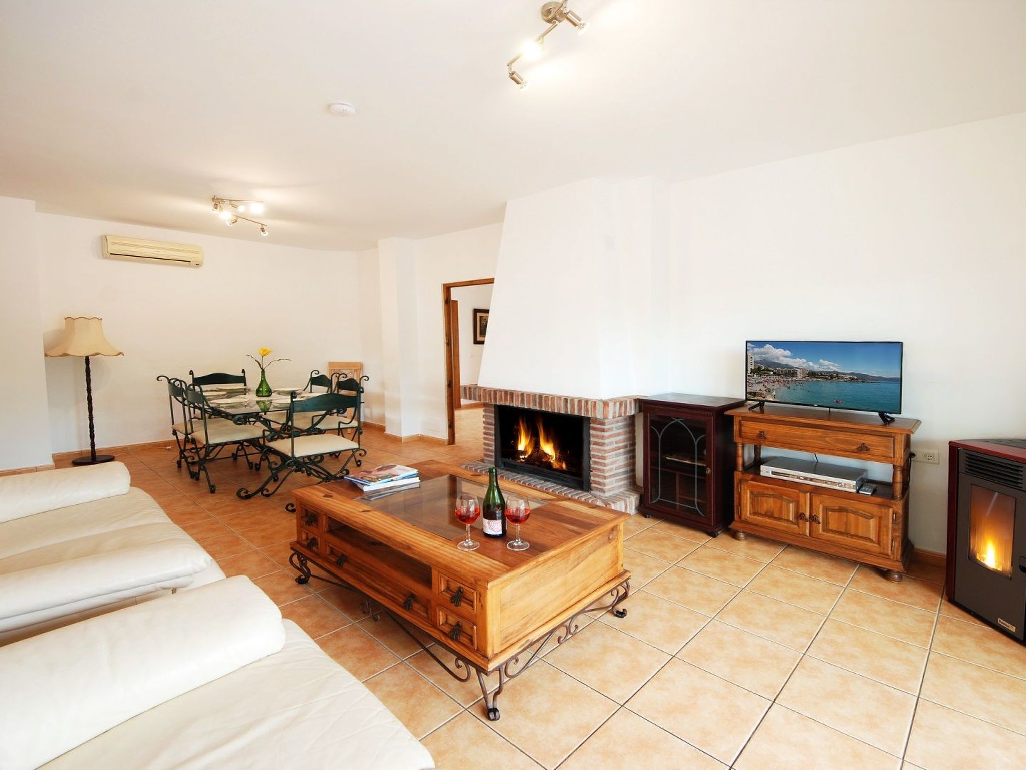 Villa Torcal 3, beheizter Pool, Wifi, Grill.-Image-tags.info