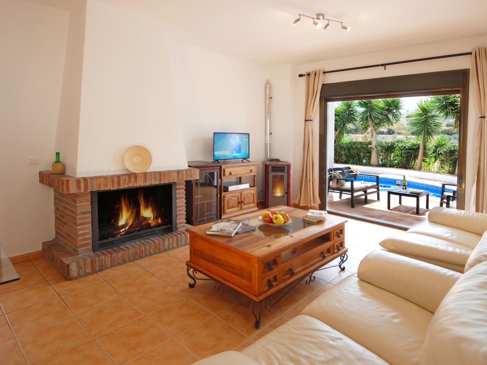 Villa Torcal 3, beheizter Pool, Wifi, Grill.-Image-tags.info