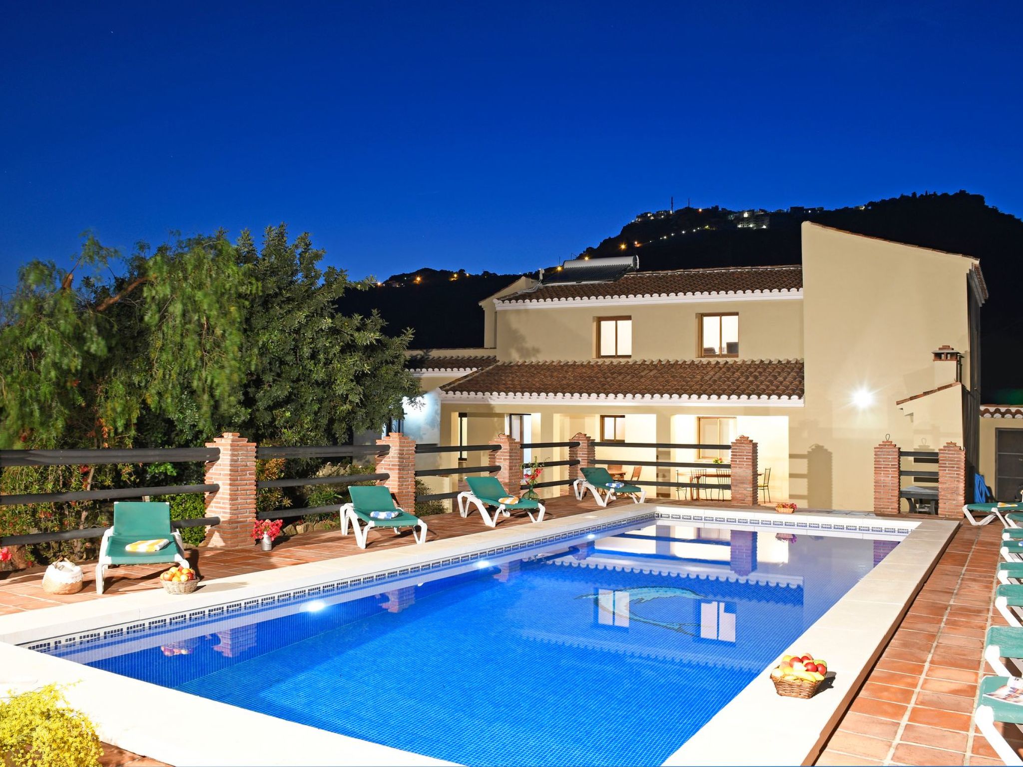 Villa Los Poyatos, beheizter Pool, Wifi, AC,BBQ-Image-tags.info