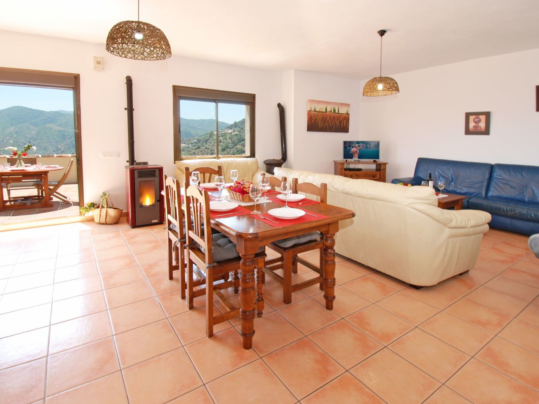 Villa Los Poyatos, beheizter Pool, Wifi, AC,BBQ-Image-tags.info